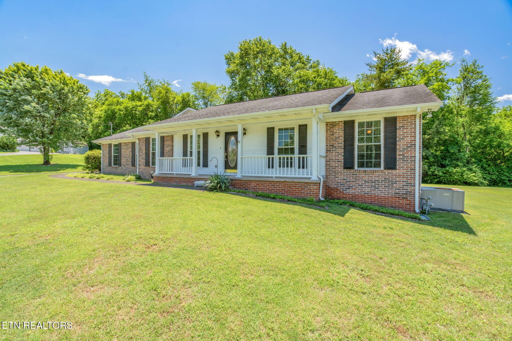 624 Lansdale Drive Property Photo 2