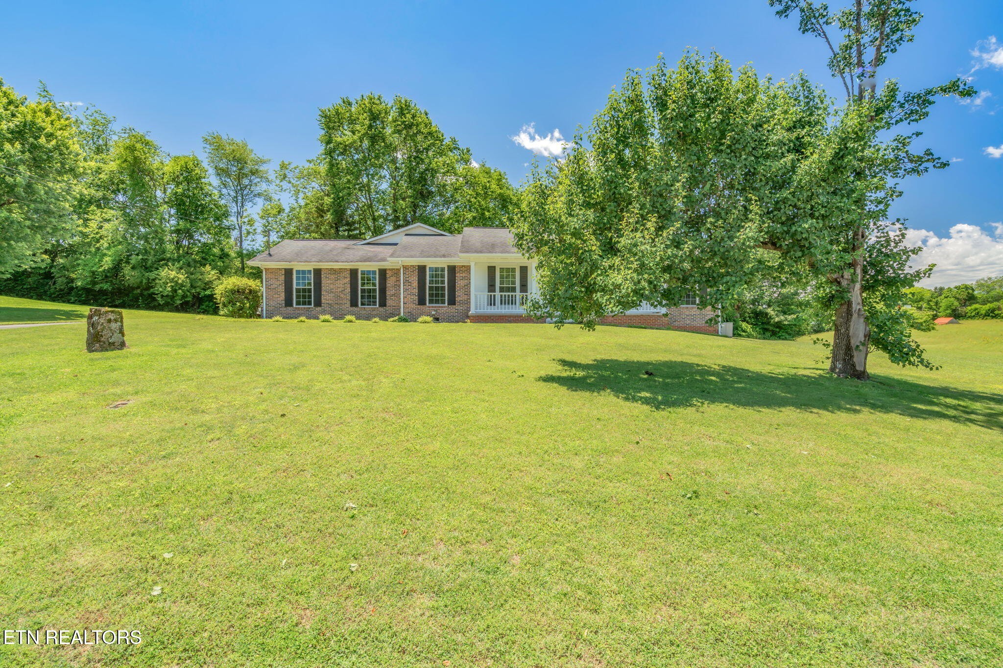 624 Lansdale Drive Property Photo 7