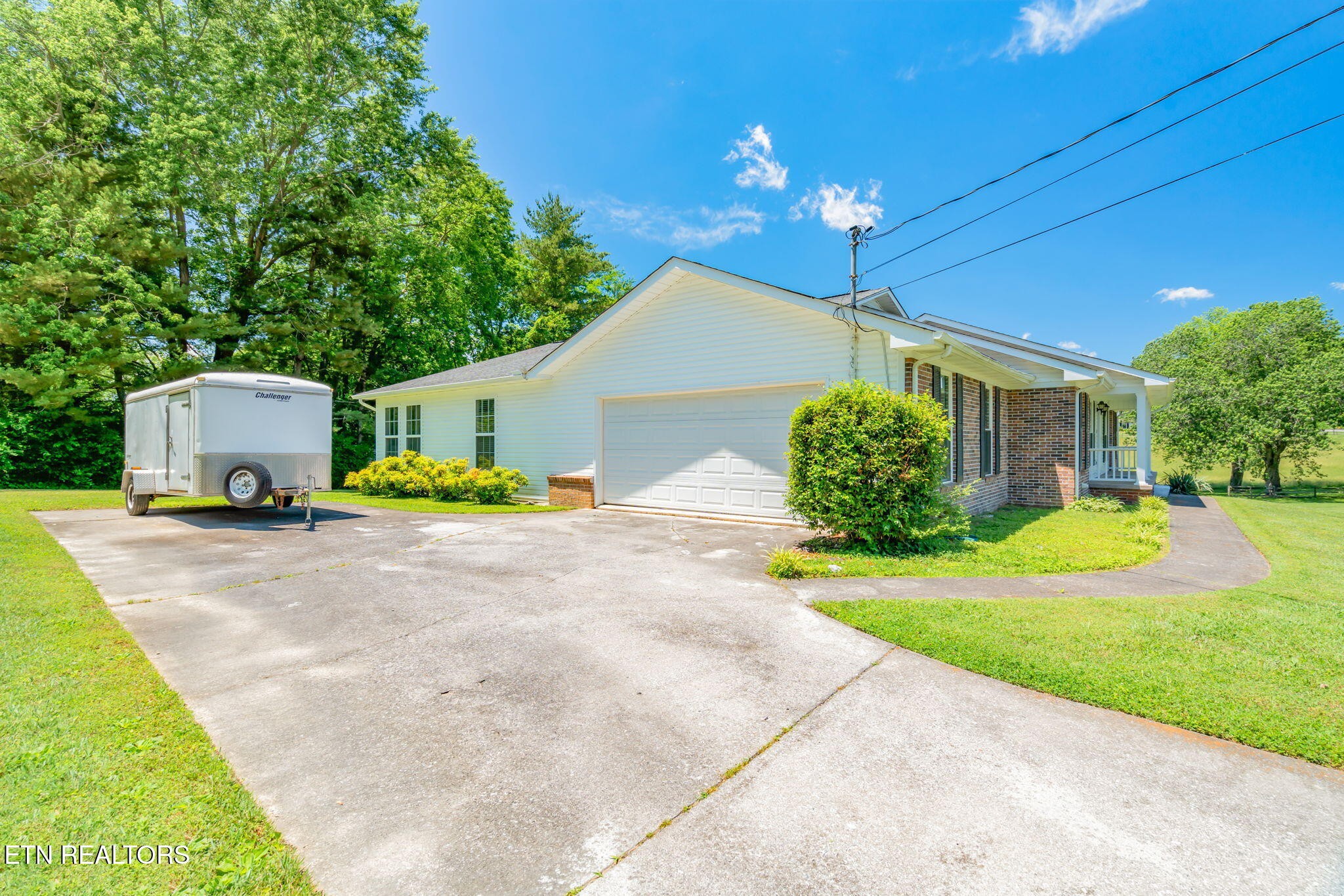 624 Lansdale Drive Property Photo 9
