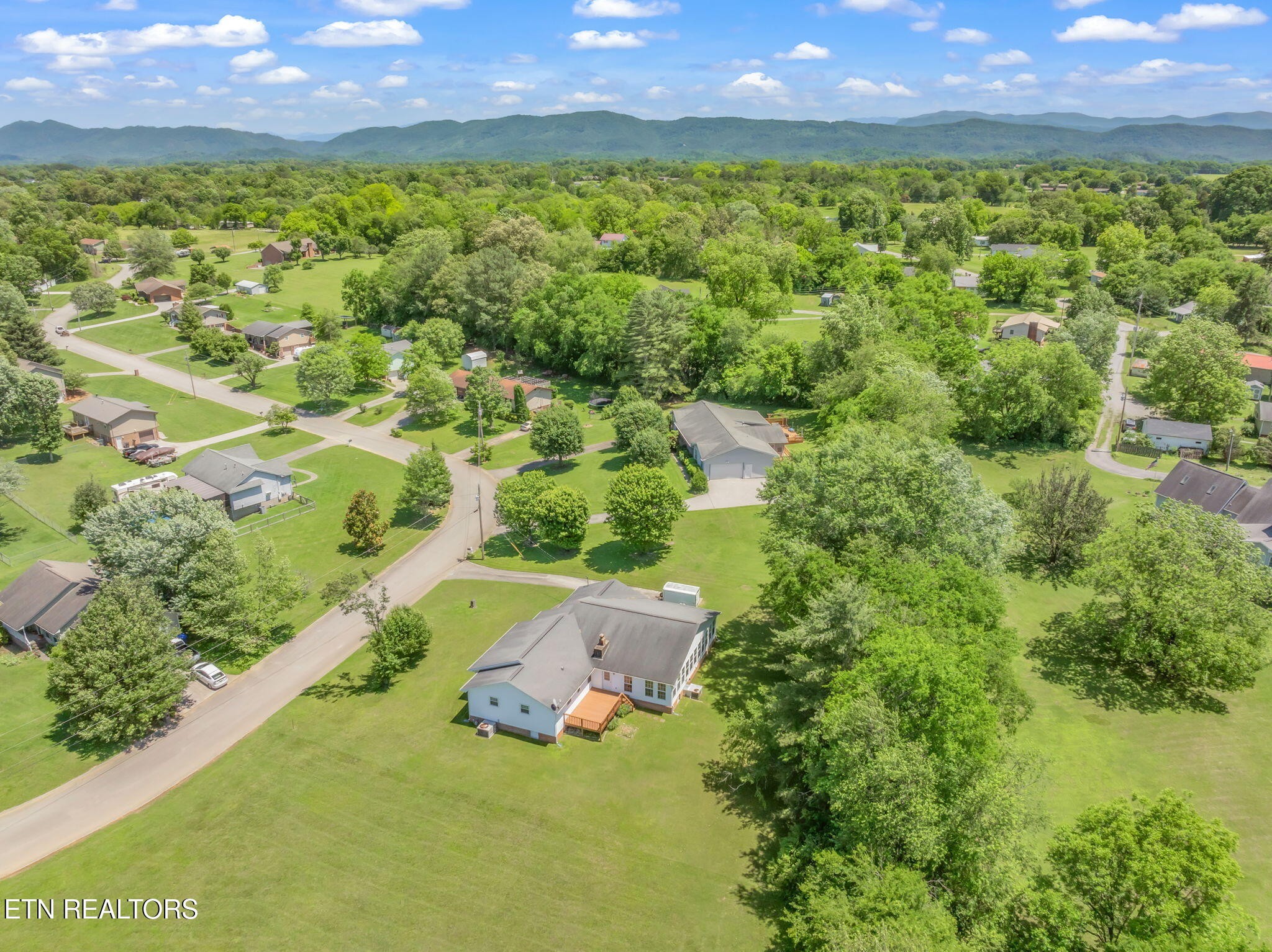 624 Lansdale Drive Property Photo 17