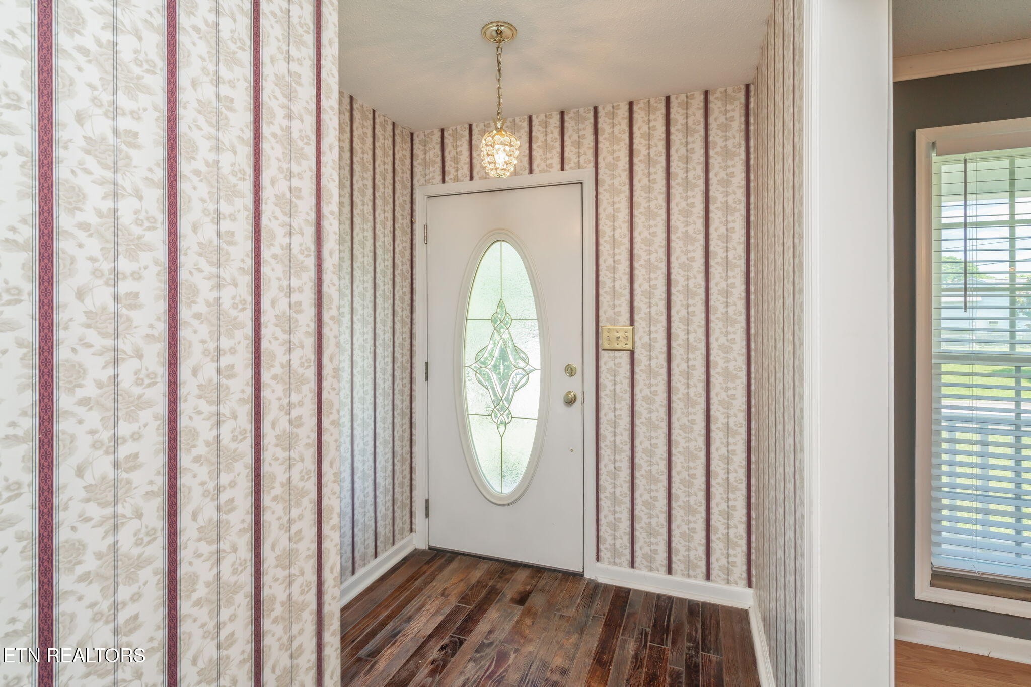 624 Lansdale Drive Property Photo 23