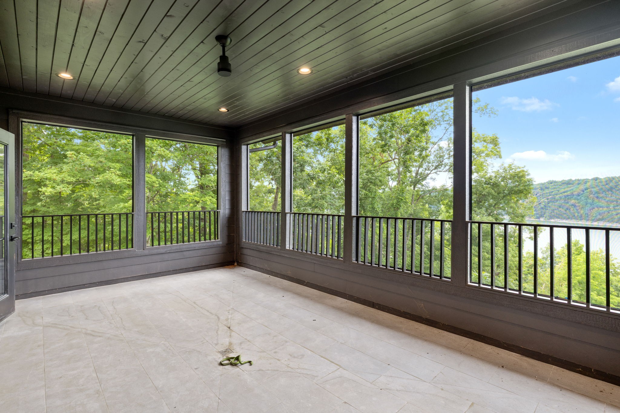 928 Harbor Pointe Drive Property Photo 41