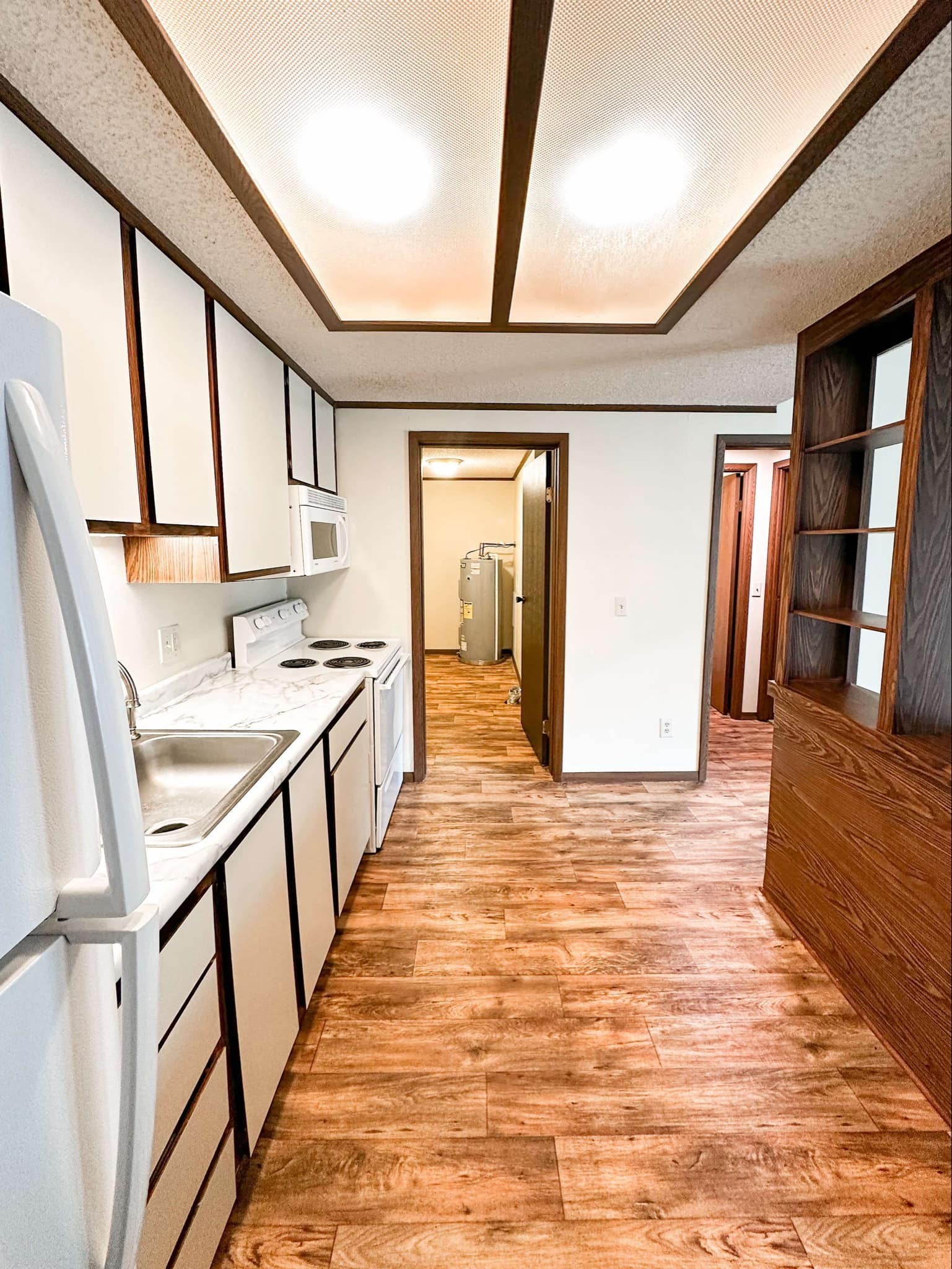 2421 Madison St Property Photo 4