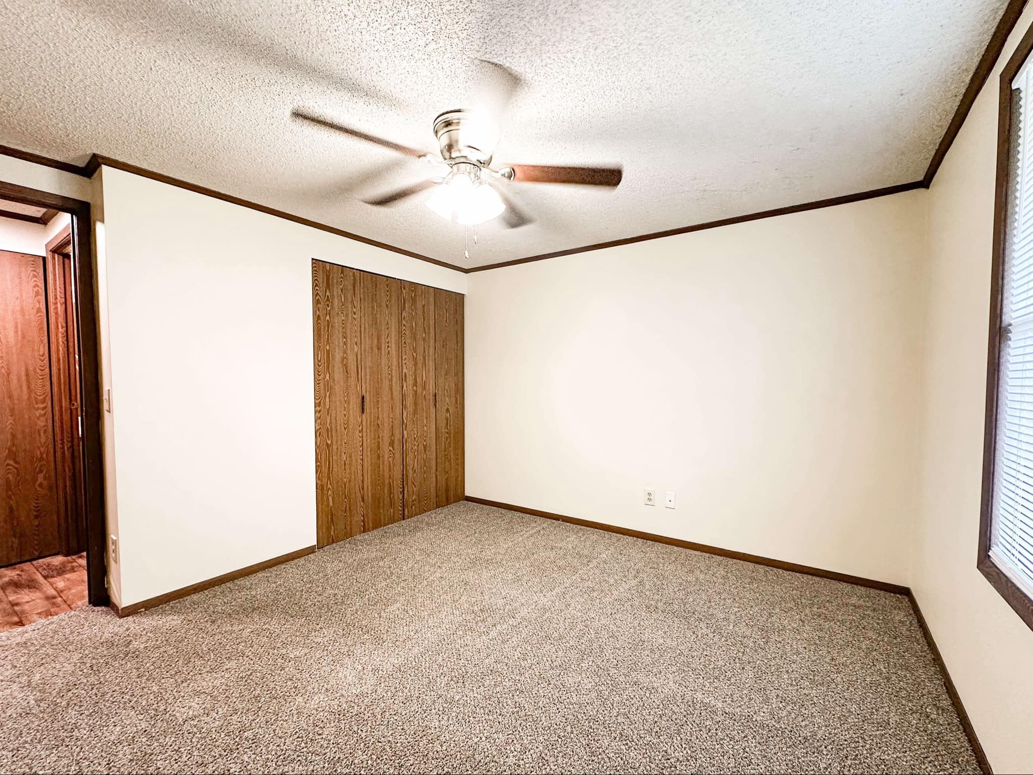 2421 Madison St Property Photo 9