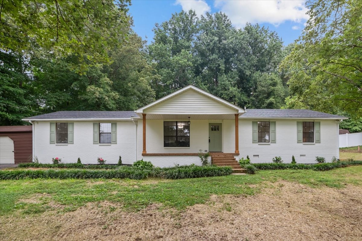 1122 Ridgecrest Dr Property Photo 1