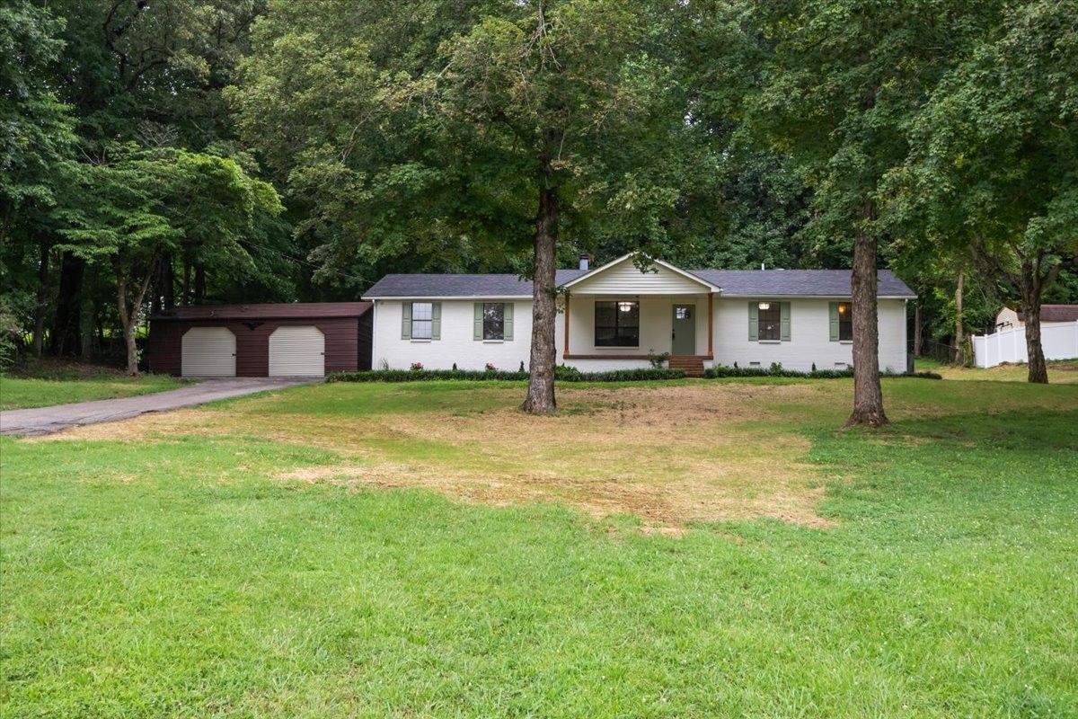 1122 Ridgecrest Dr Property Photo 2