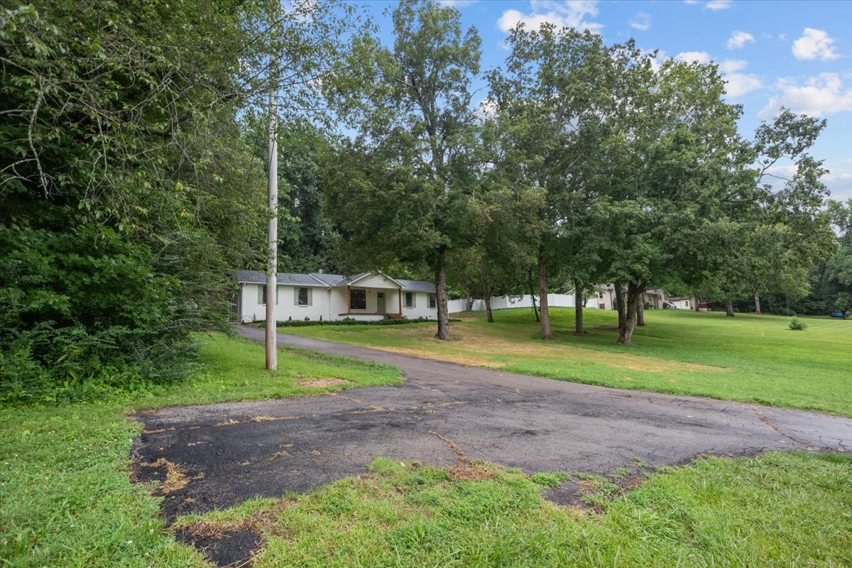1122 Ridgecrest Dr Property Photo 4