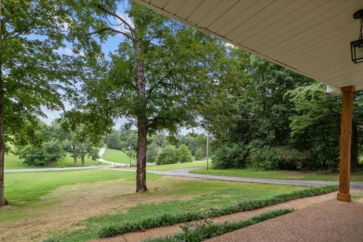 1122 Ridgecrest Dr Property Photo 5