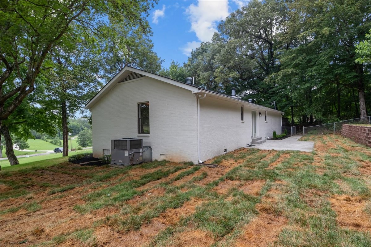 1122 Ridgecrest Dr Property Photo 30