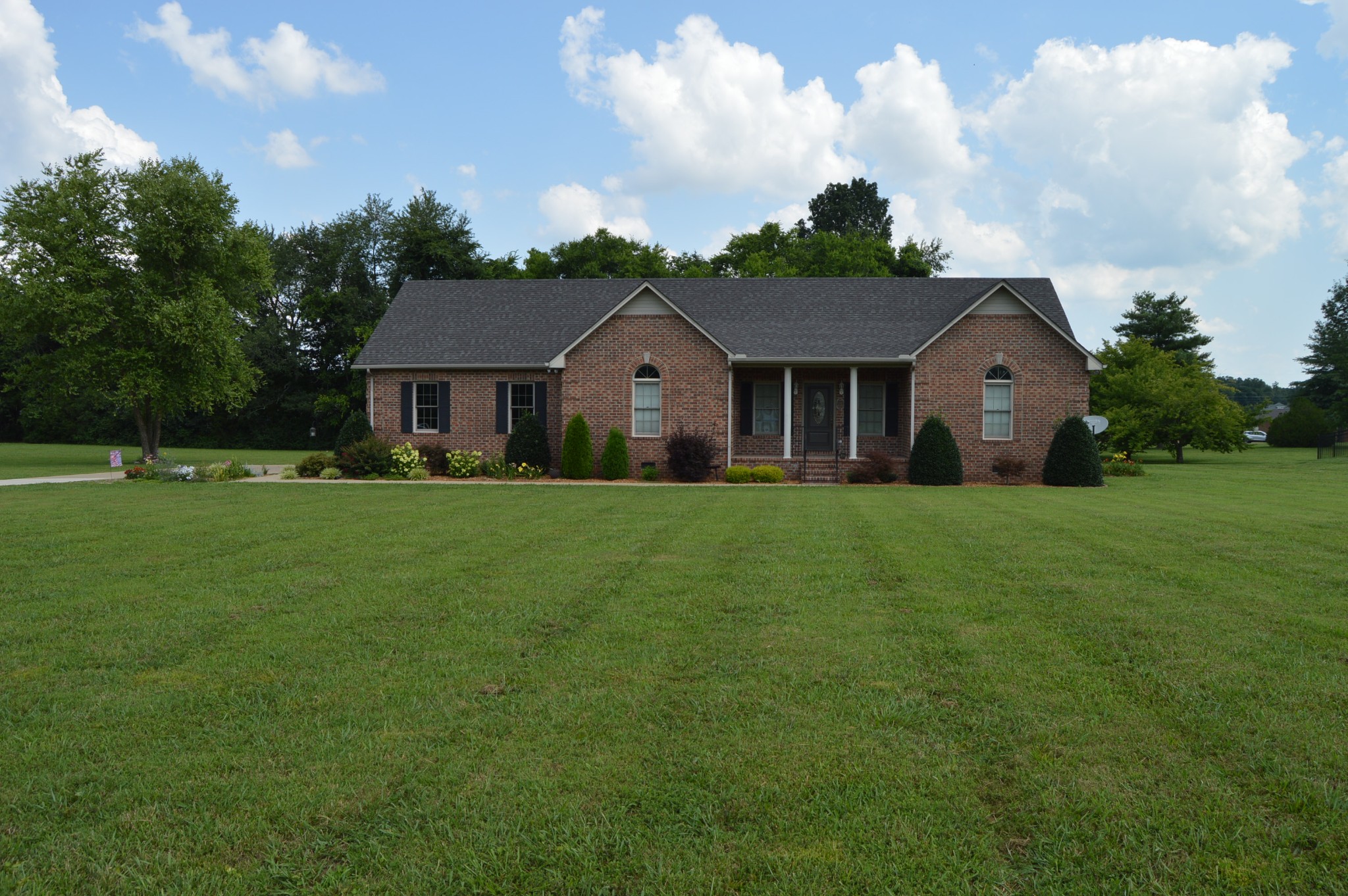 108 Stowers Ln Property Photo 2