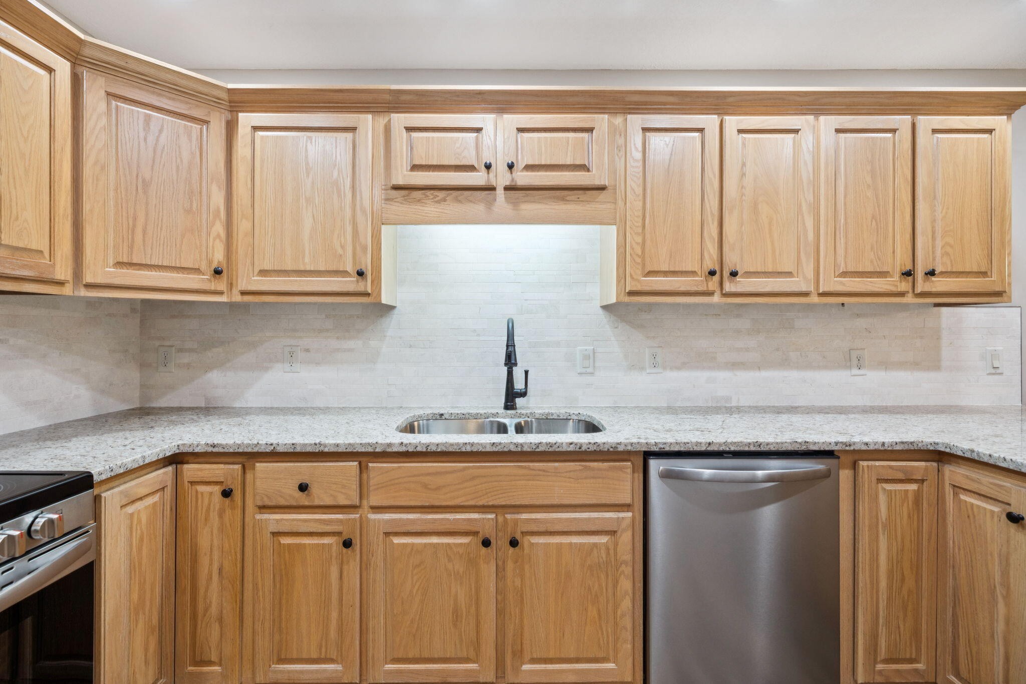 4550 Fire Pink Trail Property Photo 8