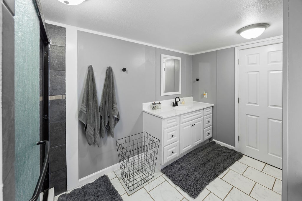 594 Governor Hall Rd Property Photo 11