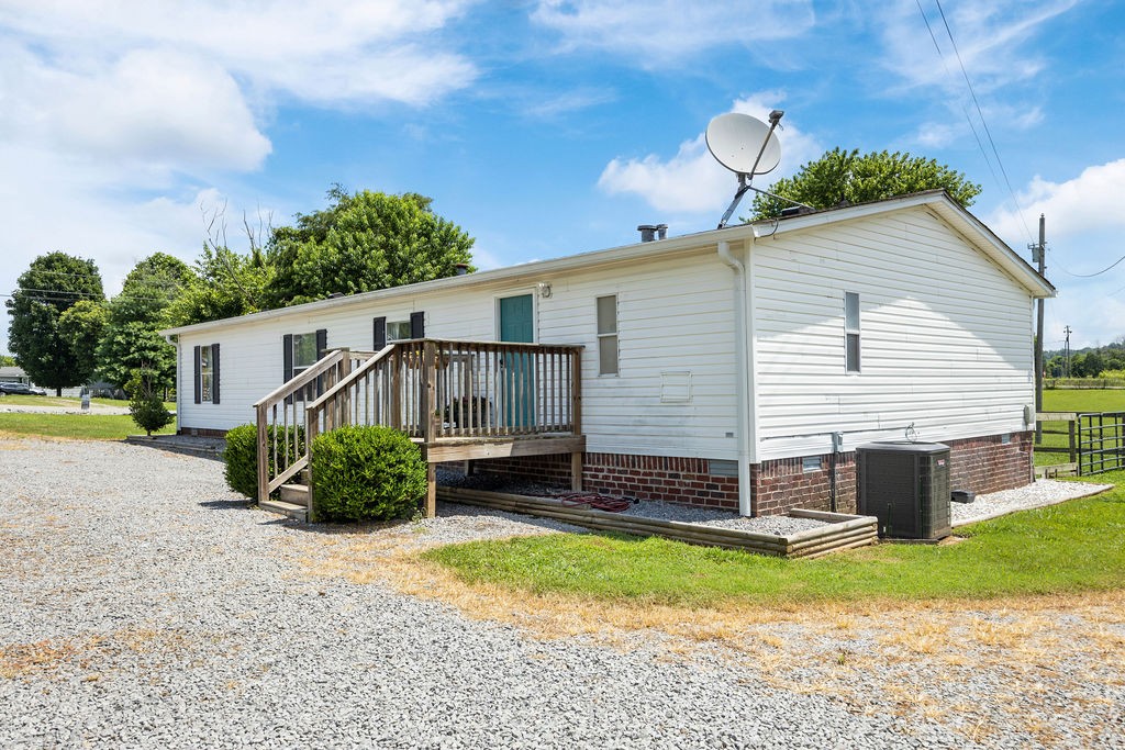 594 Governor Hall Rd Property Photo 16