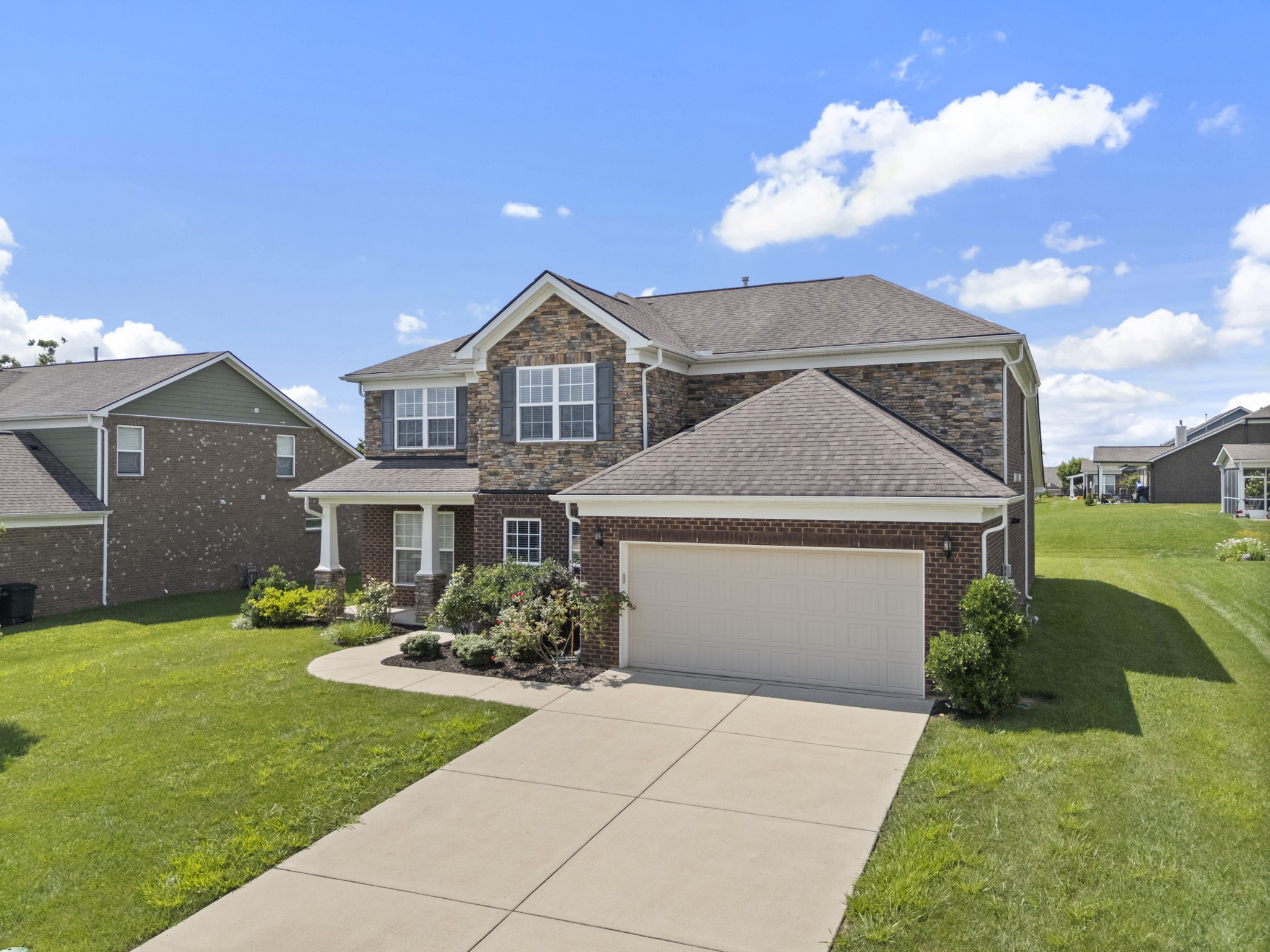 2039 Friendship Dr Property Photo 4