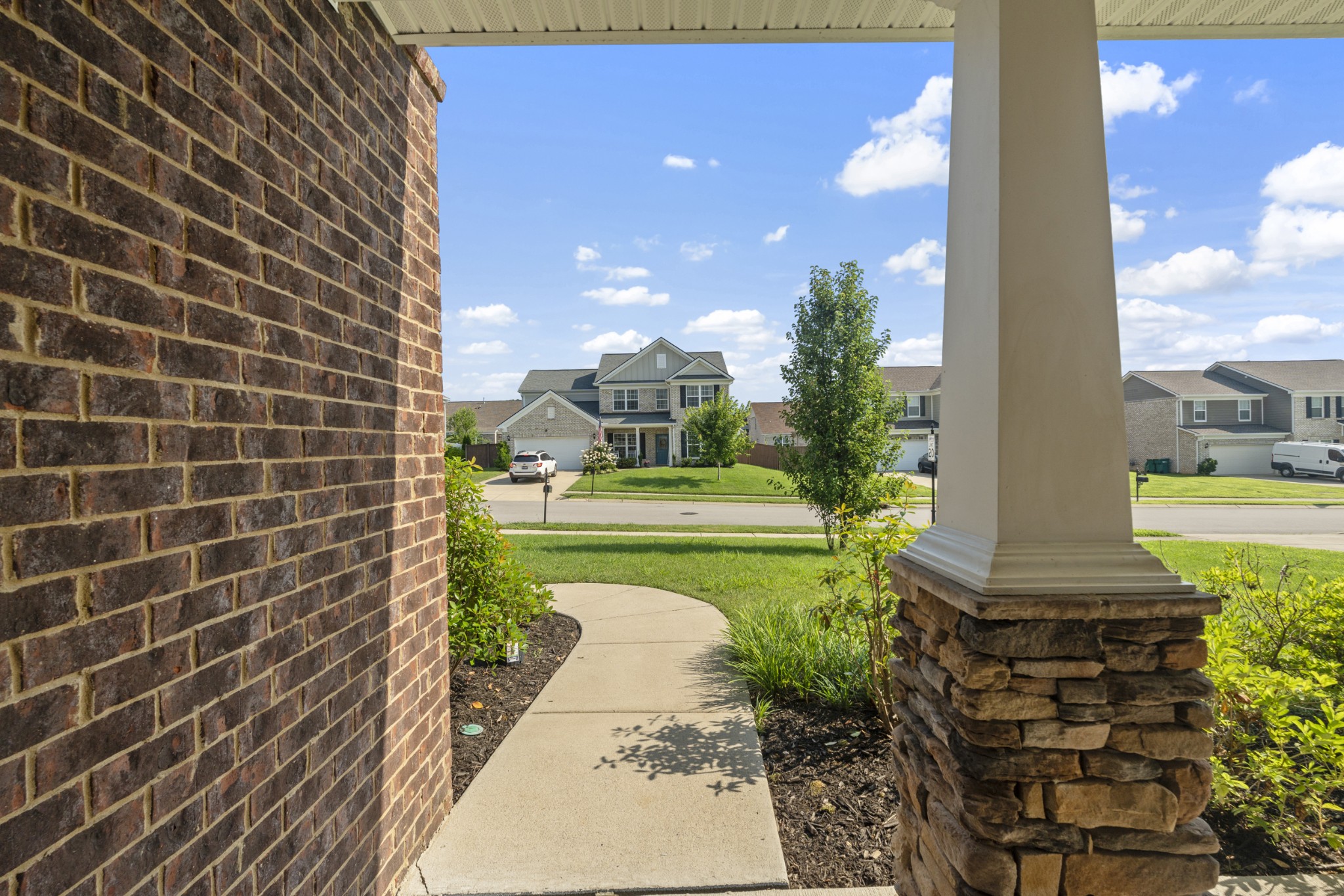 2039 Friendship Dr Property Photo 6