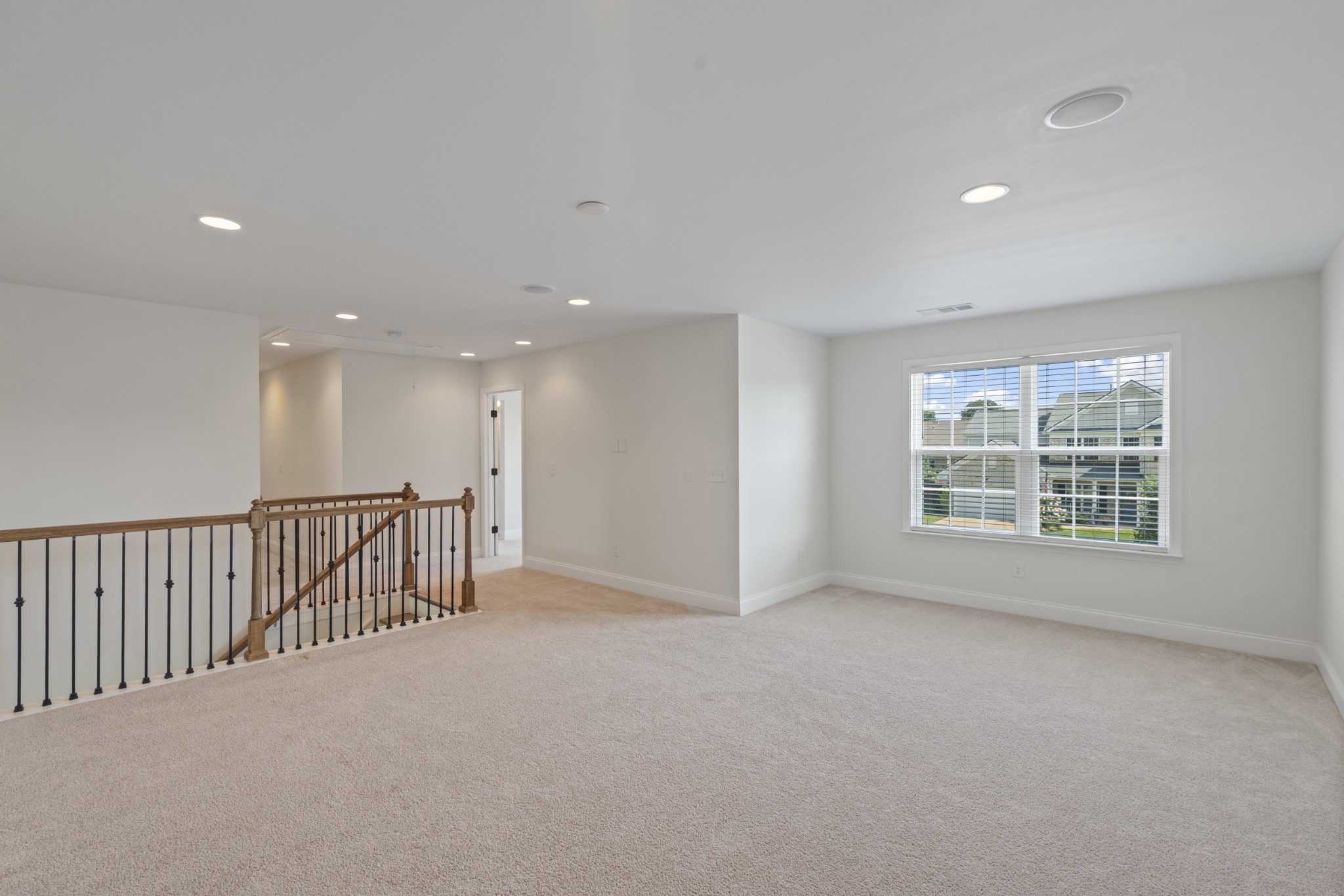 2039 Friendship Dr Property Photo 29