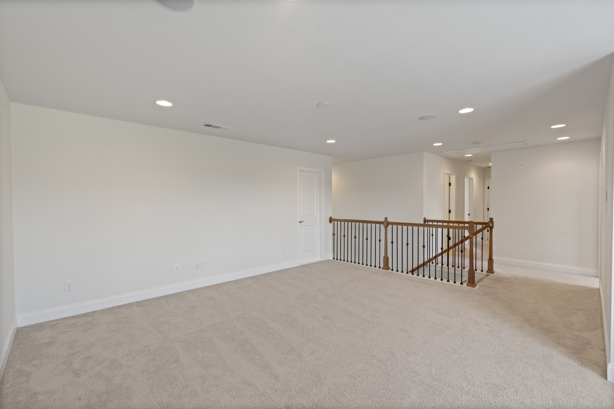 2039 Friendship Dr Property Photo 30