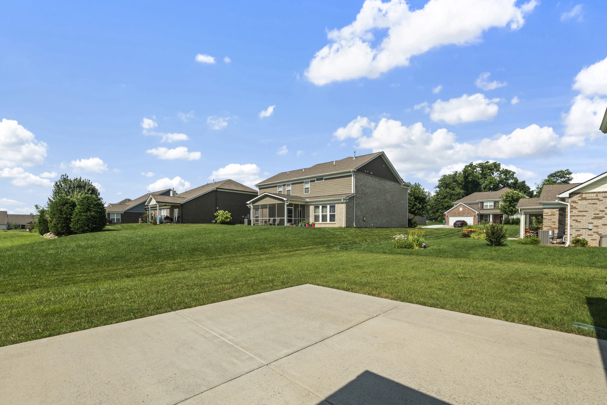 2039 Friendship Dr Property Photo 41