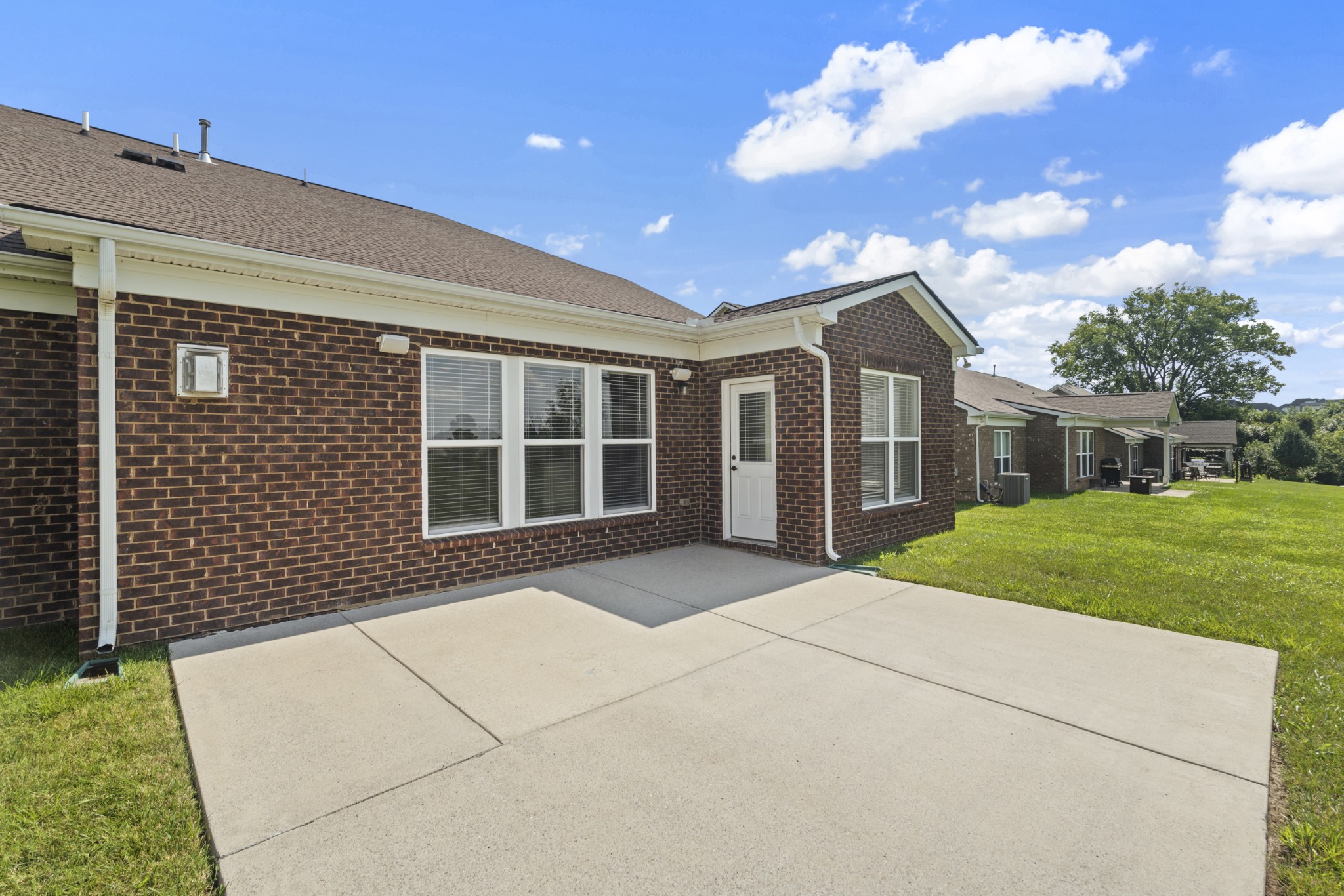2039 Friendship Dr Property Photo 42