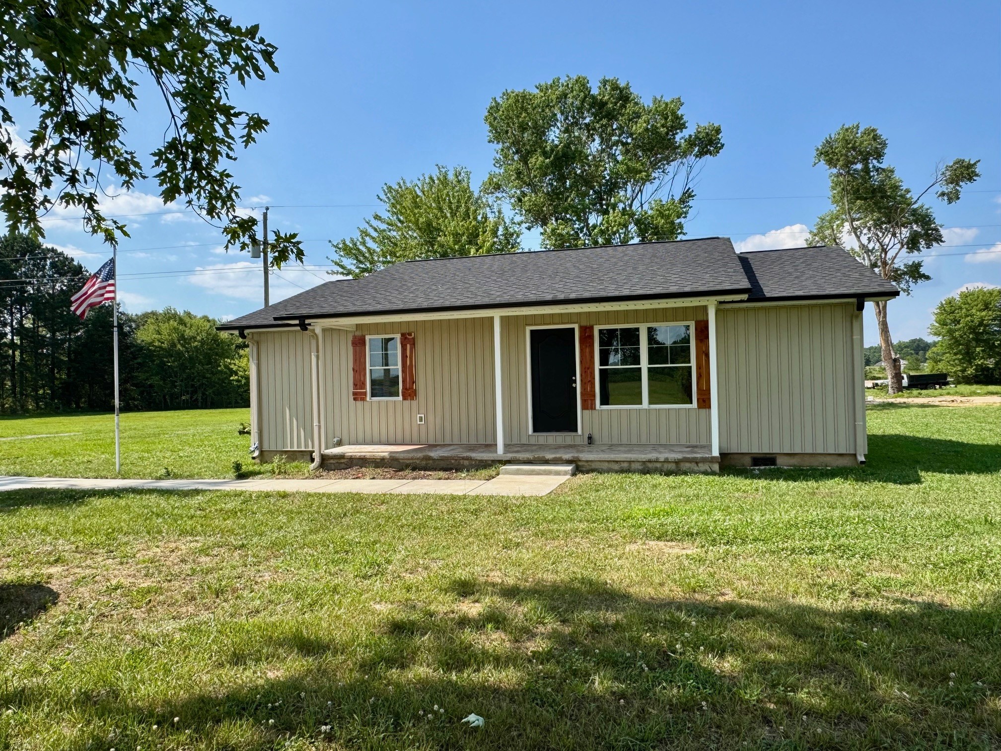 8165 State Line Rd Property Photo 2