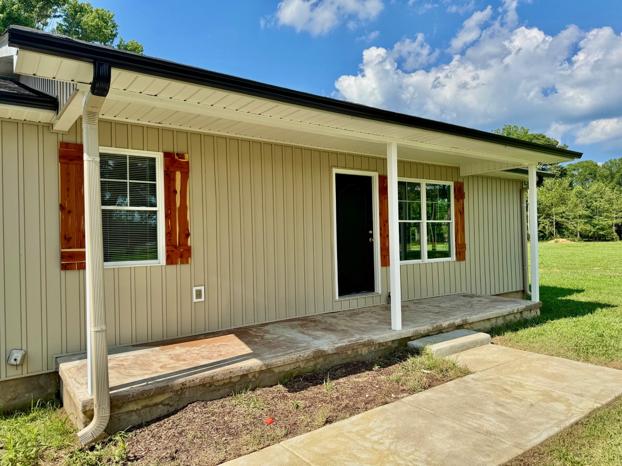 8165 State Line Rd Property Photo 3