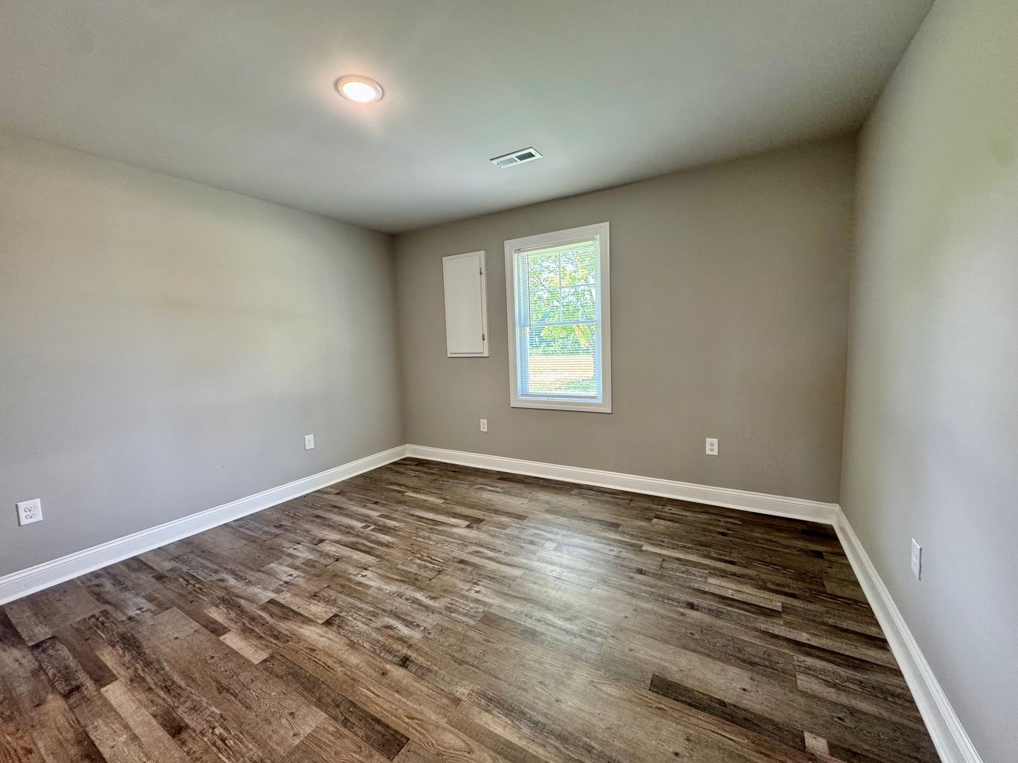 8165 State Line Rd Property Photo 10