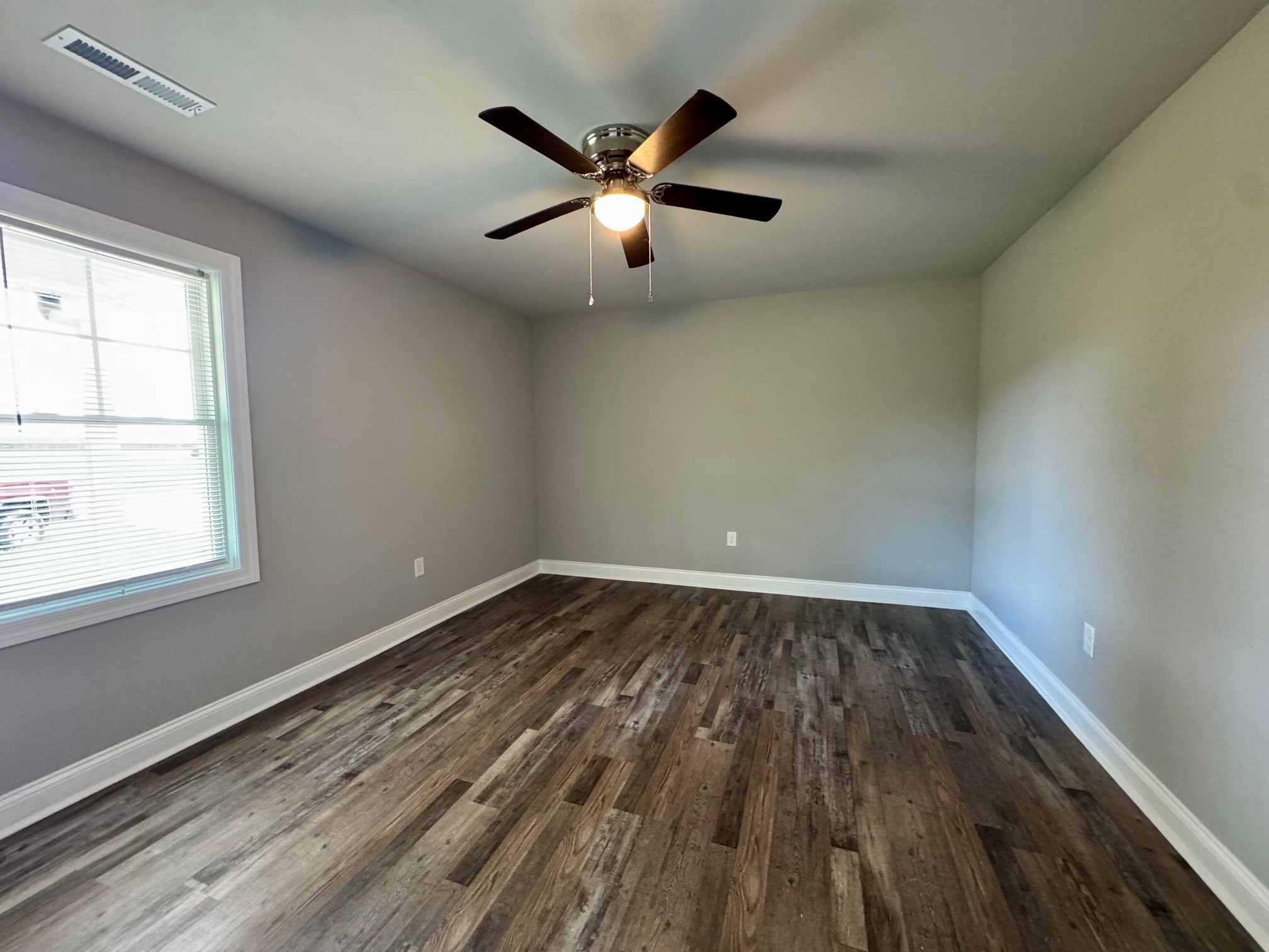 8165 State Line Rd Property Photo 11