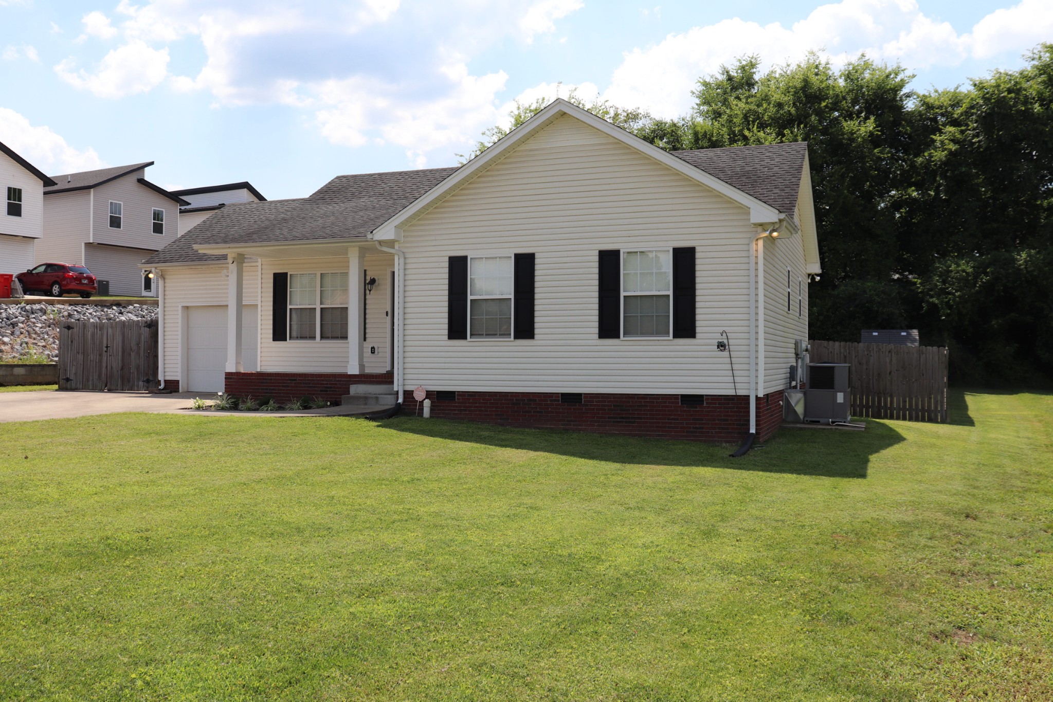 414 Kelly Ln Property Photo 6