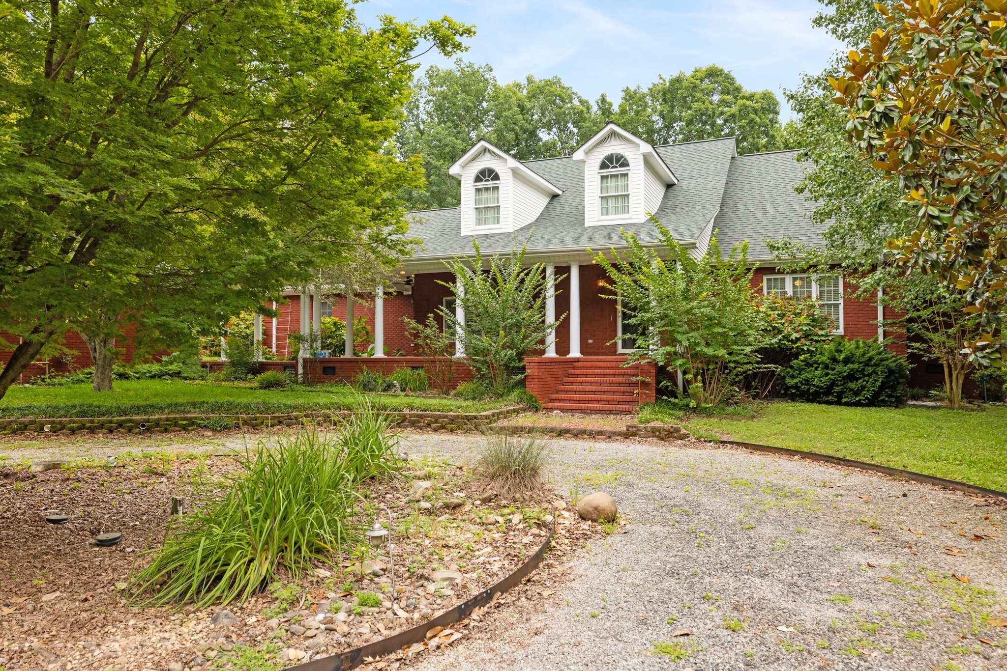 599 Countryside Dr Property Photo 1