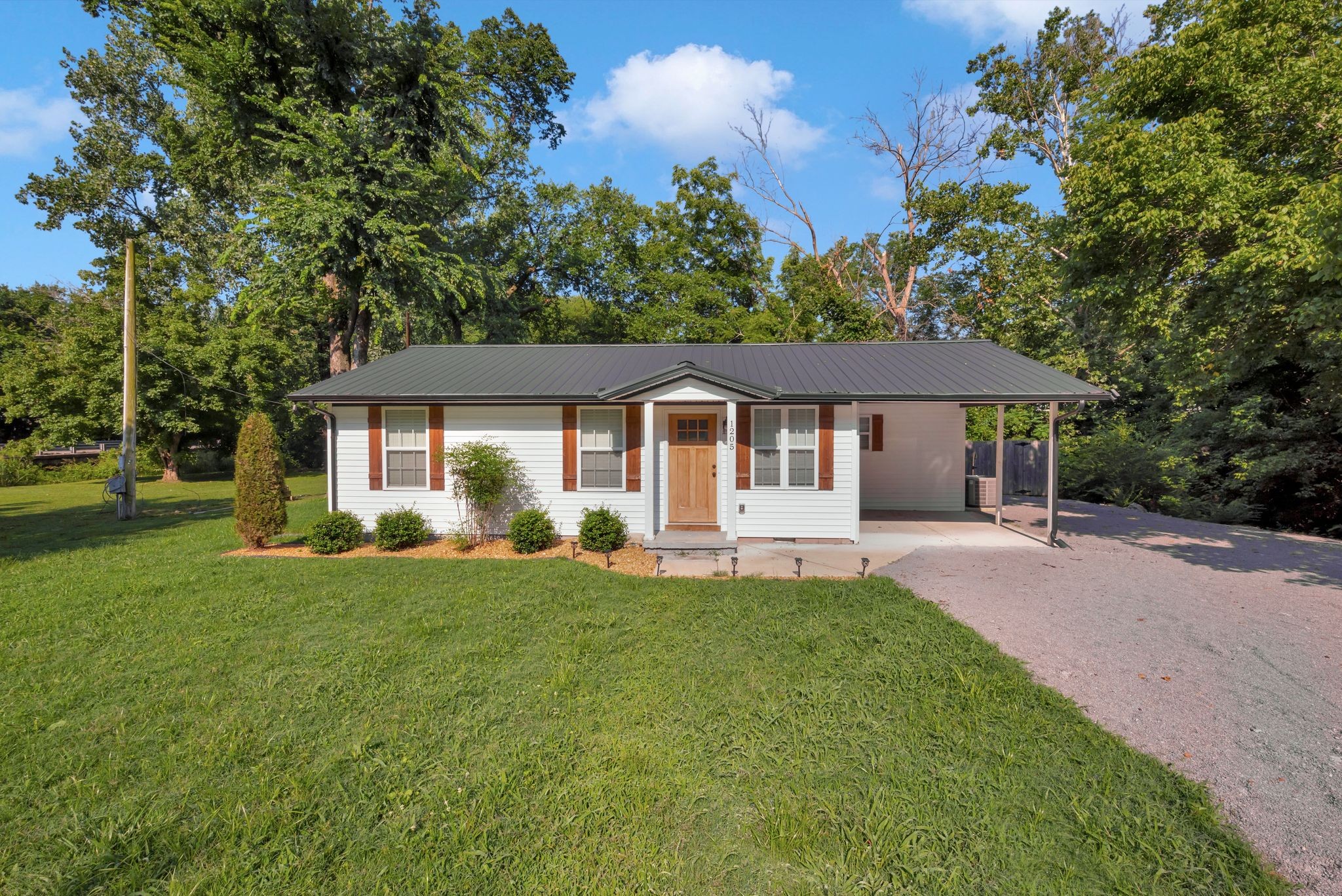 1205 Slaters Creek Rd Property Photo 1