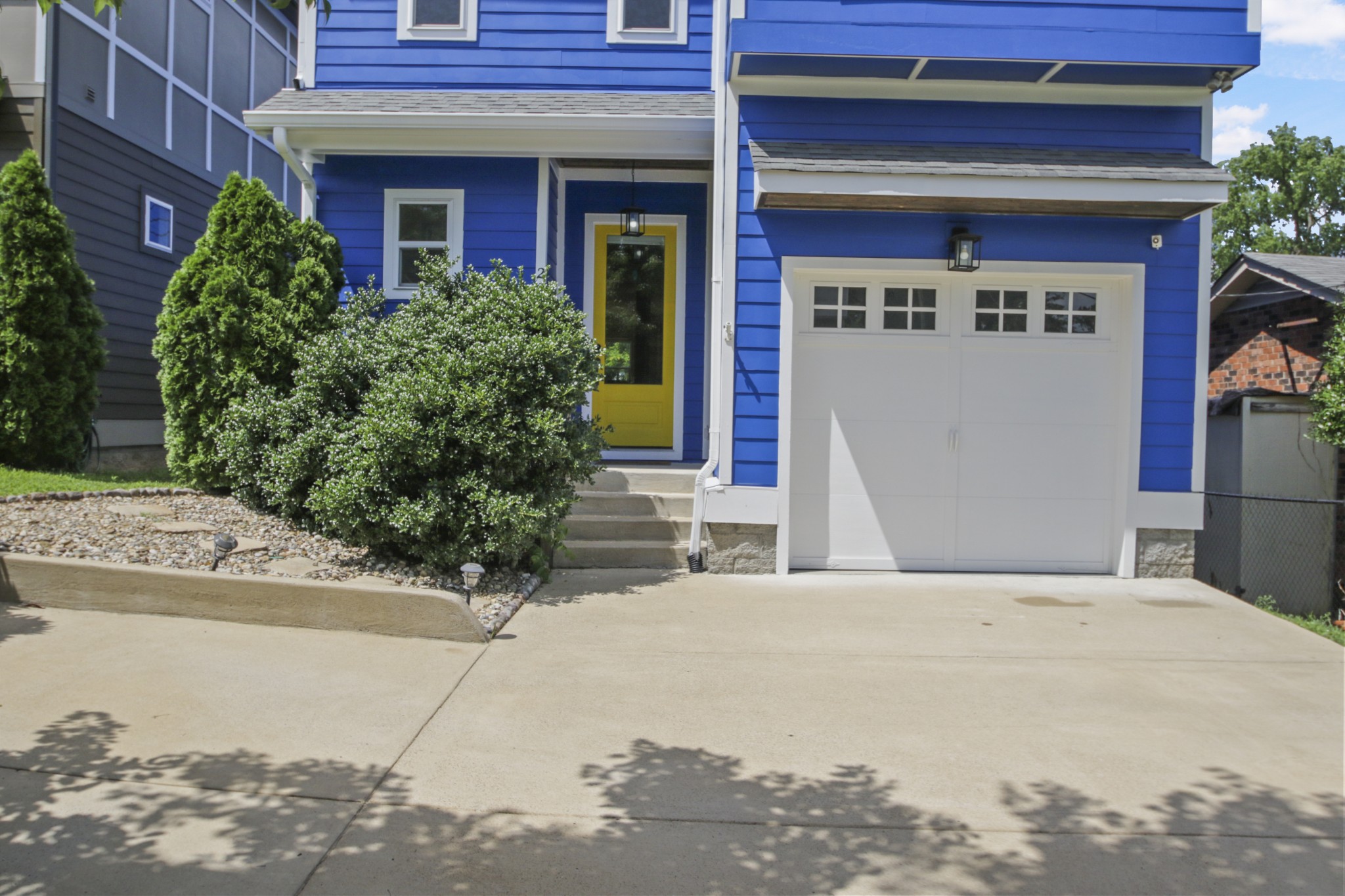 2247 Greenwood Ave Property Photo 3
