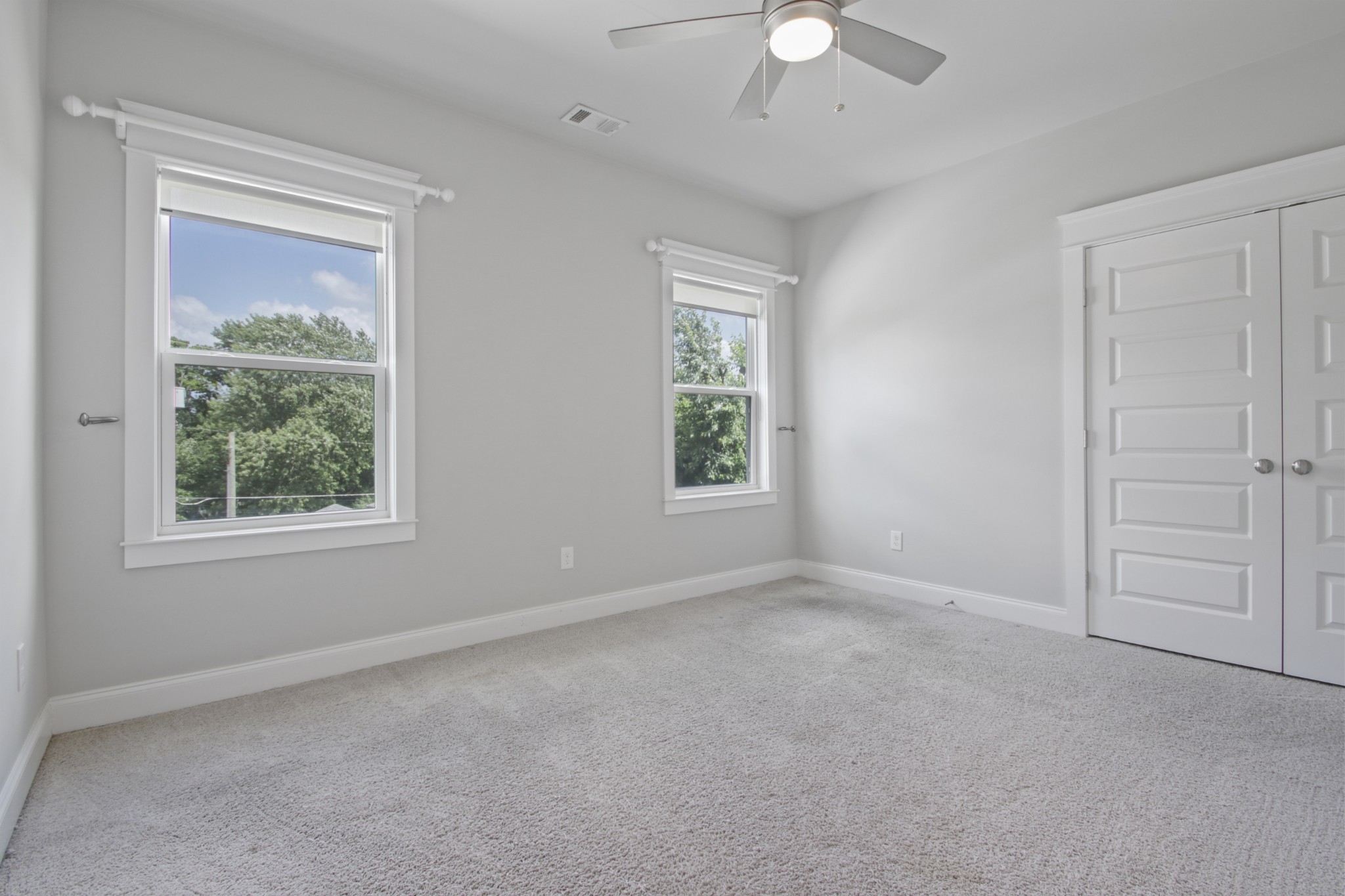 2247 Greenwood Ave Property Photo 19