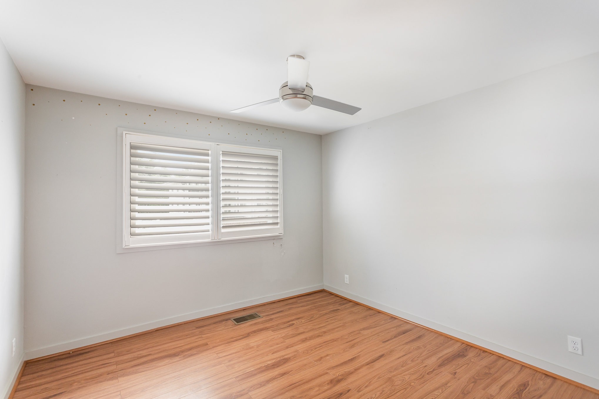 613 Hillsboro Rd Property Photo 18