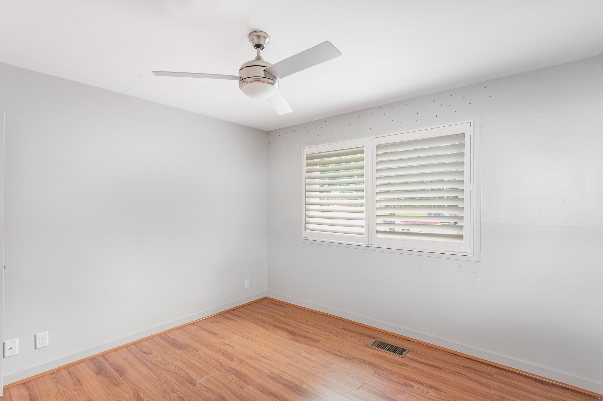613 Hillsboro Rd Property Photo 23