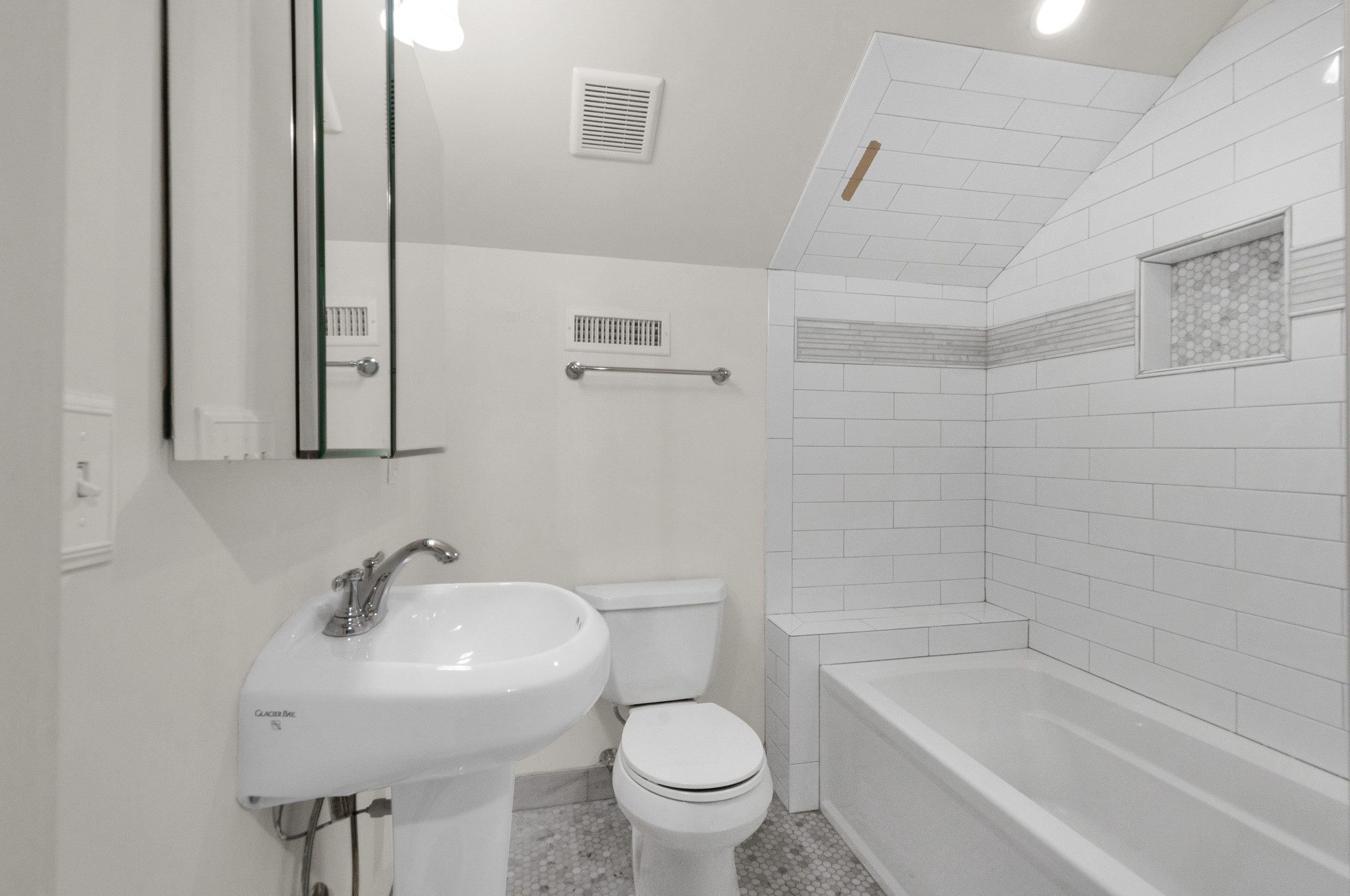 208 S 11th St Property Photo 32