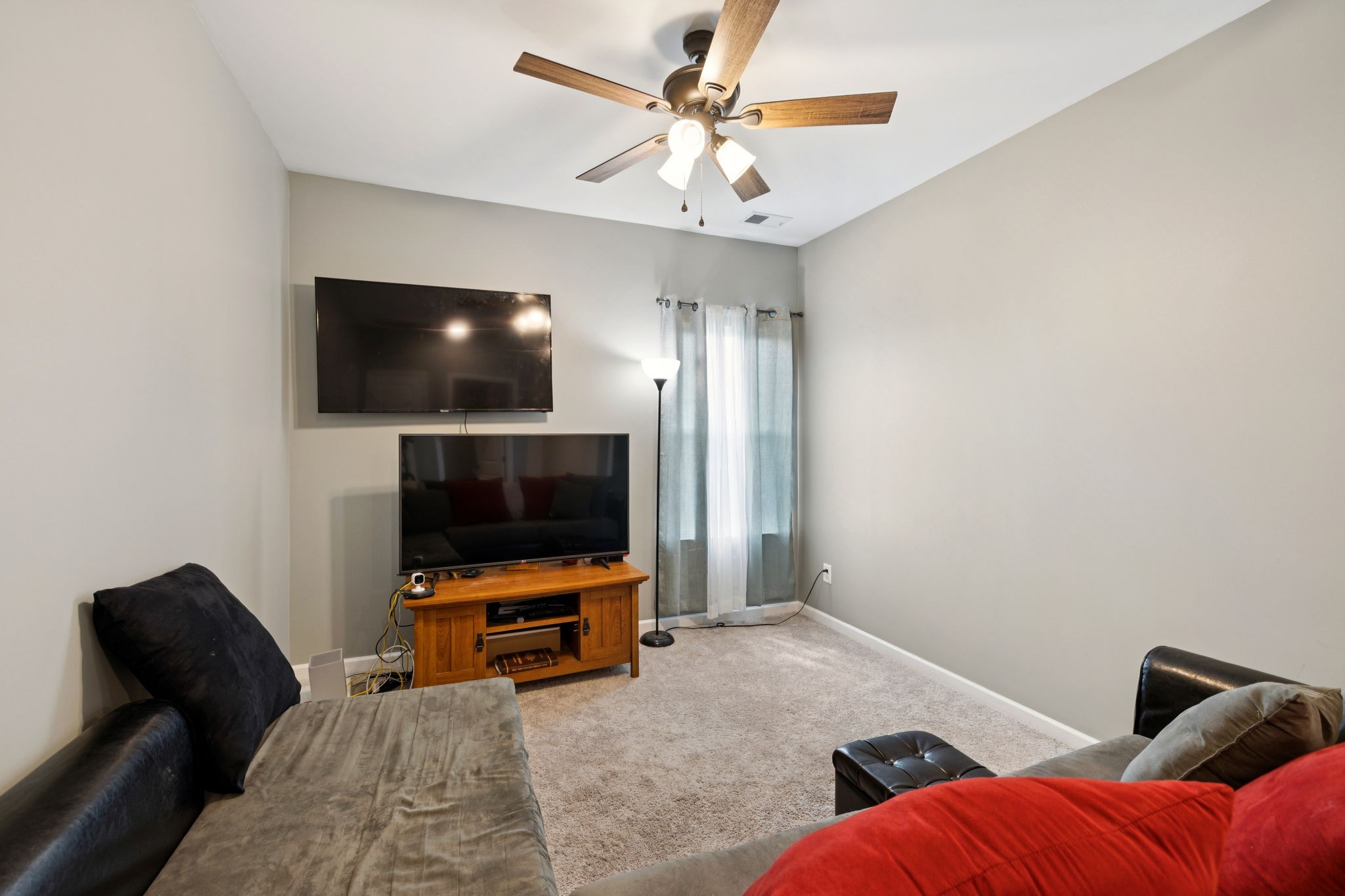 2305 Madeline Ct Property Photo 17