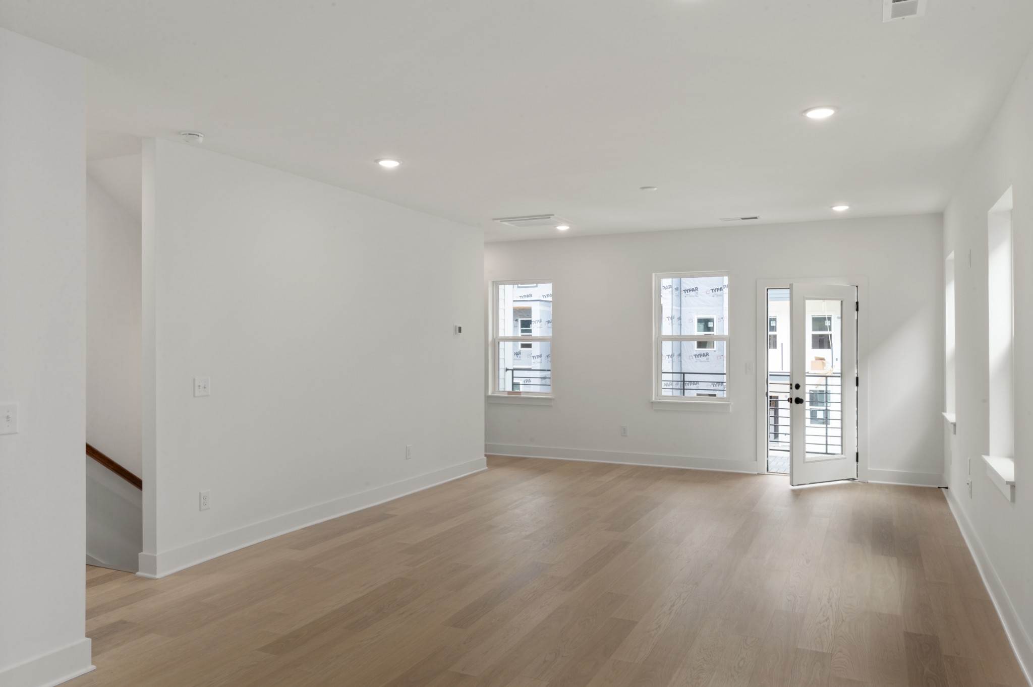 550 Markham St Property Photo 16