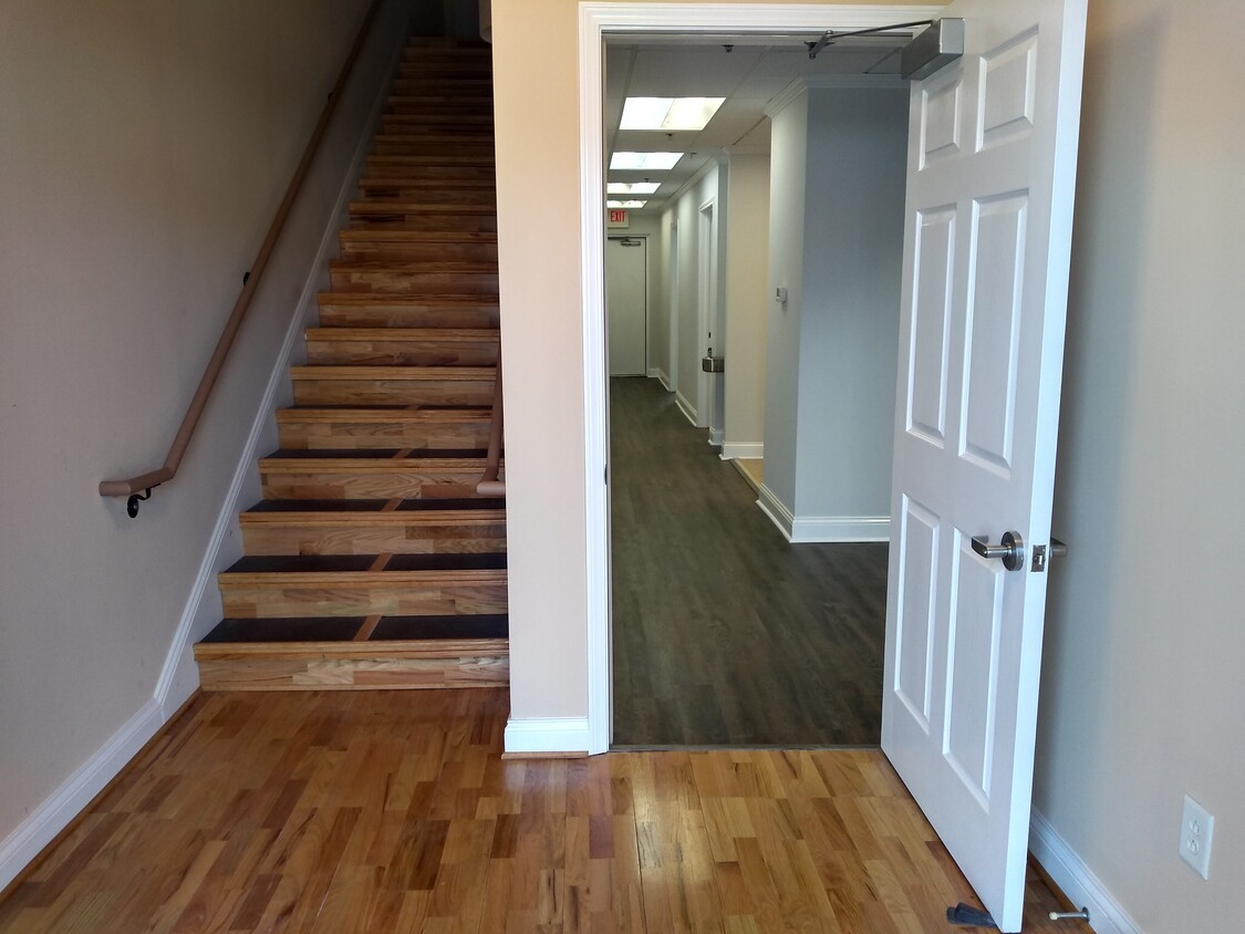 311 S Royal Oaks Blvd, Se Property Photo 4