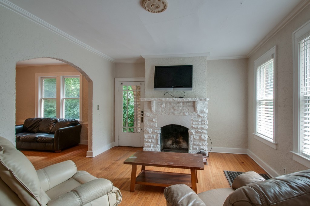 402 Fairfax Ave Property Photo 6