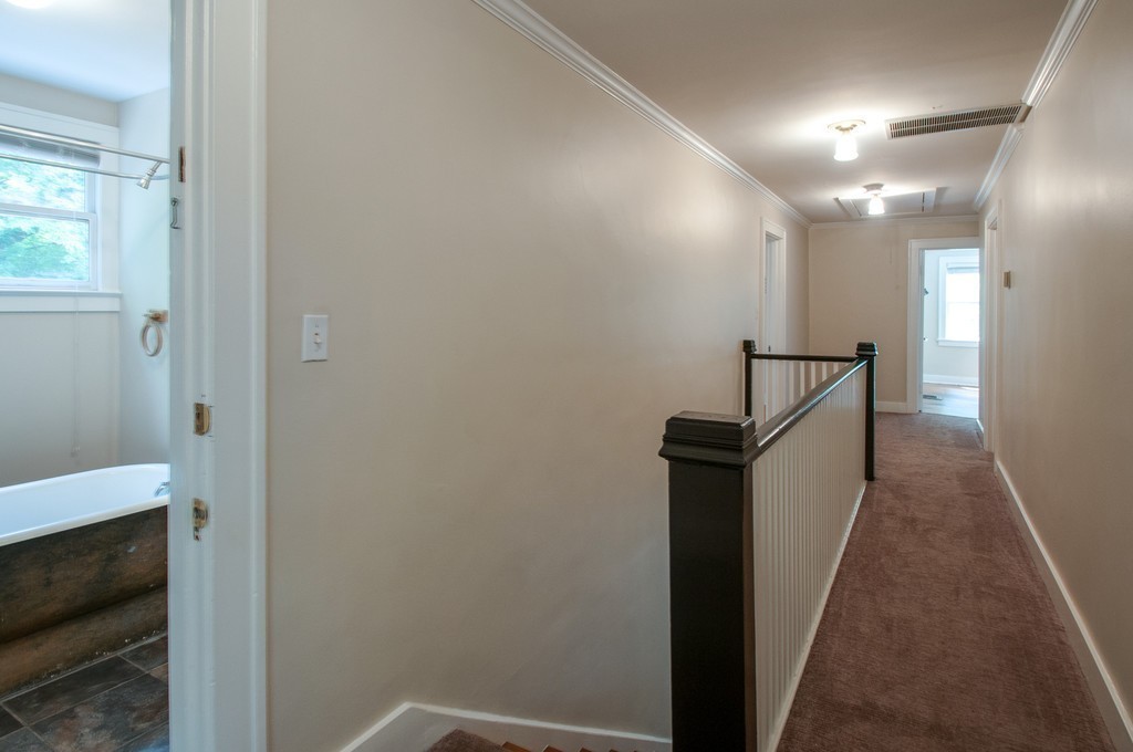 402 Fairfax Ave Property Photo 18