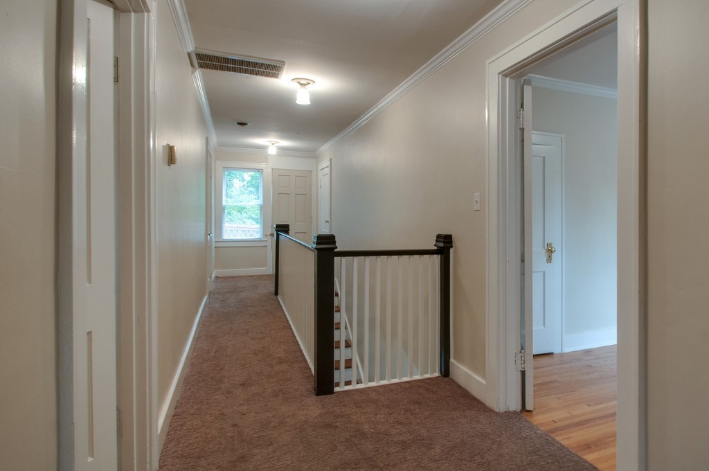402 Fairfax Ave Property Photo 24