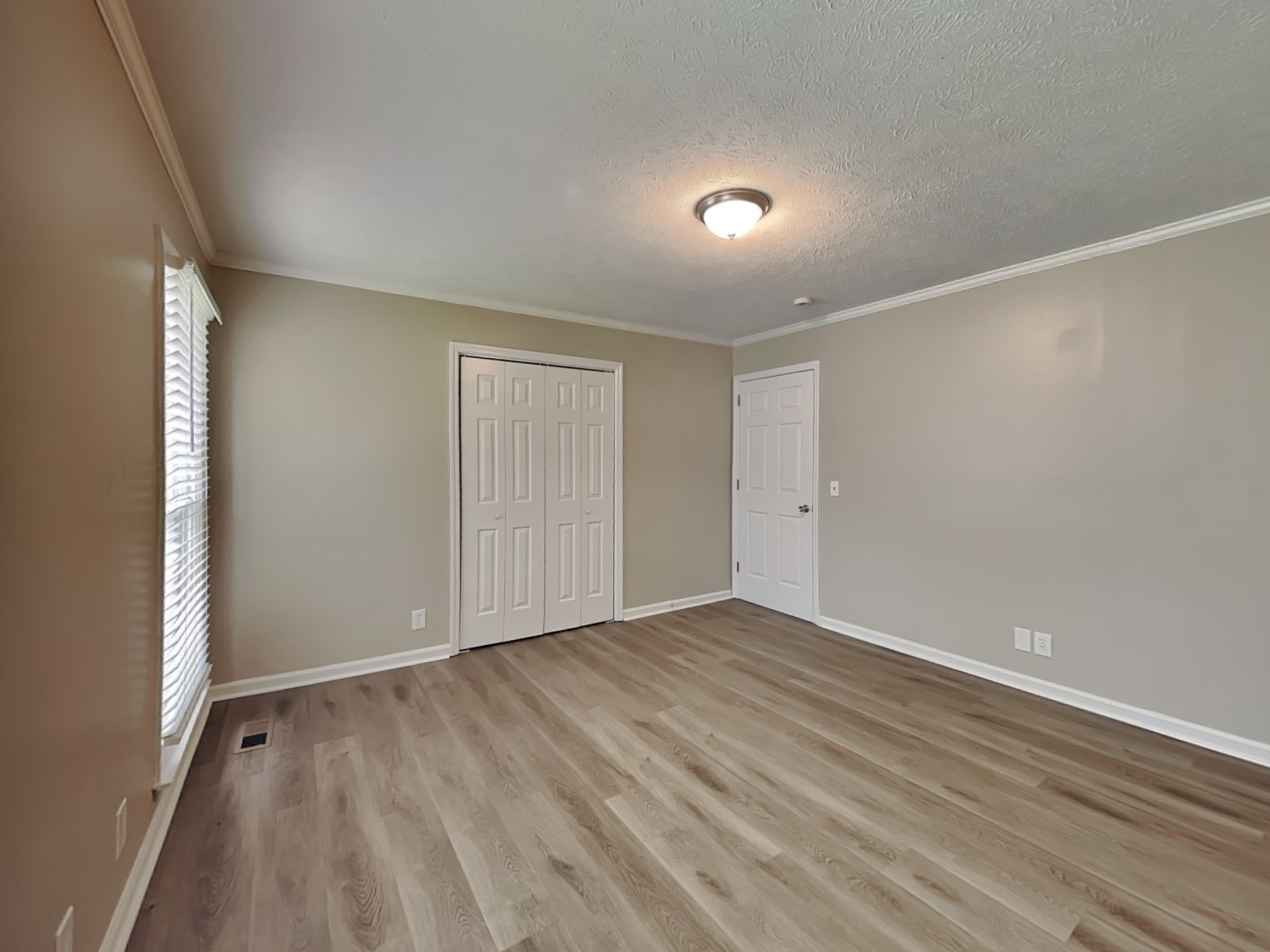 2103 Winthorne Ln Property Photo 11