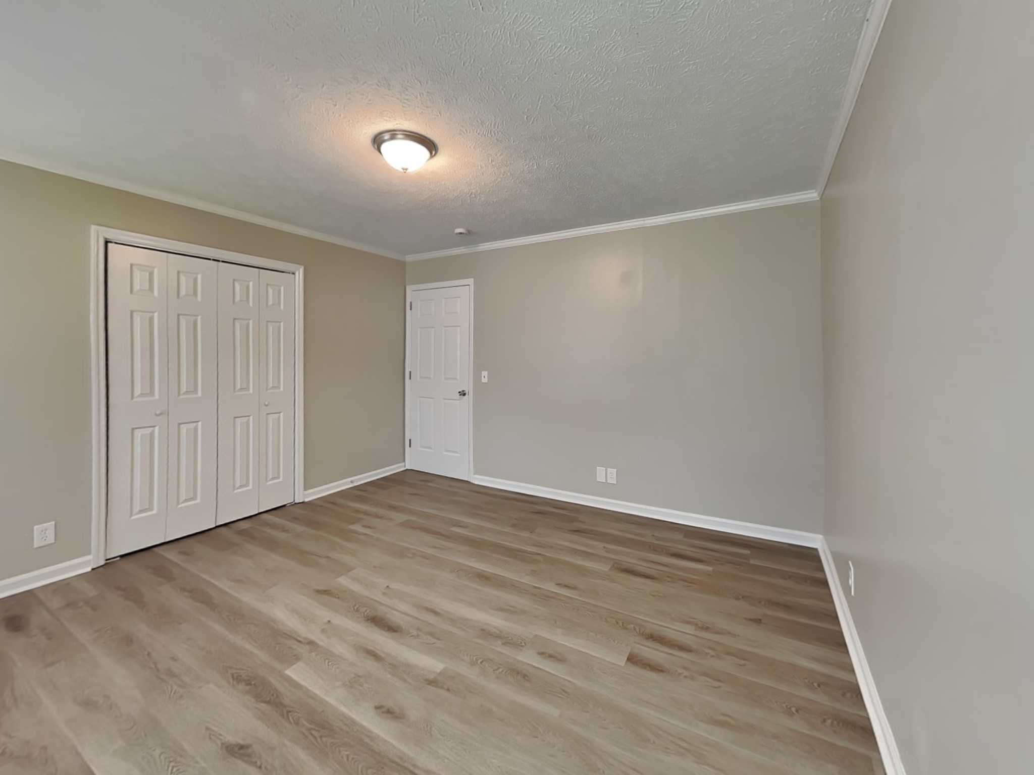 2103 Winthorne Ln Property Photo 12