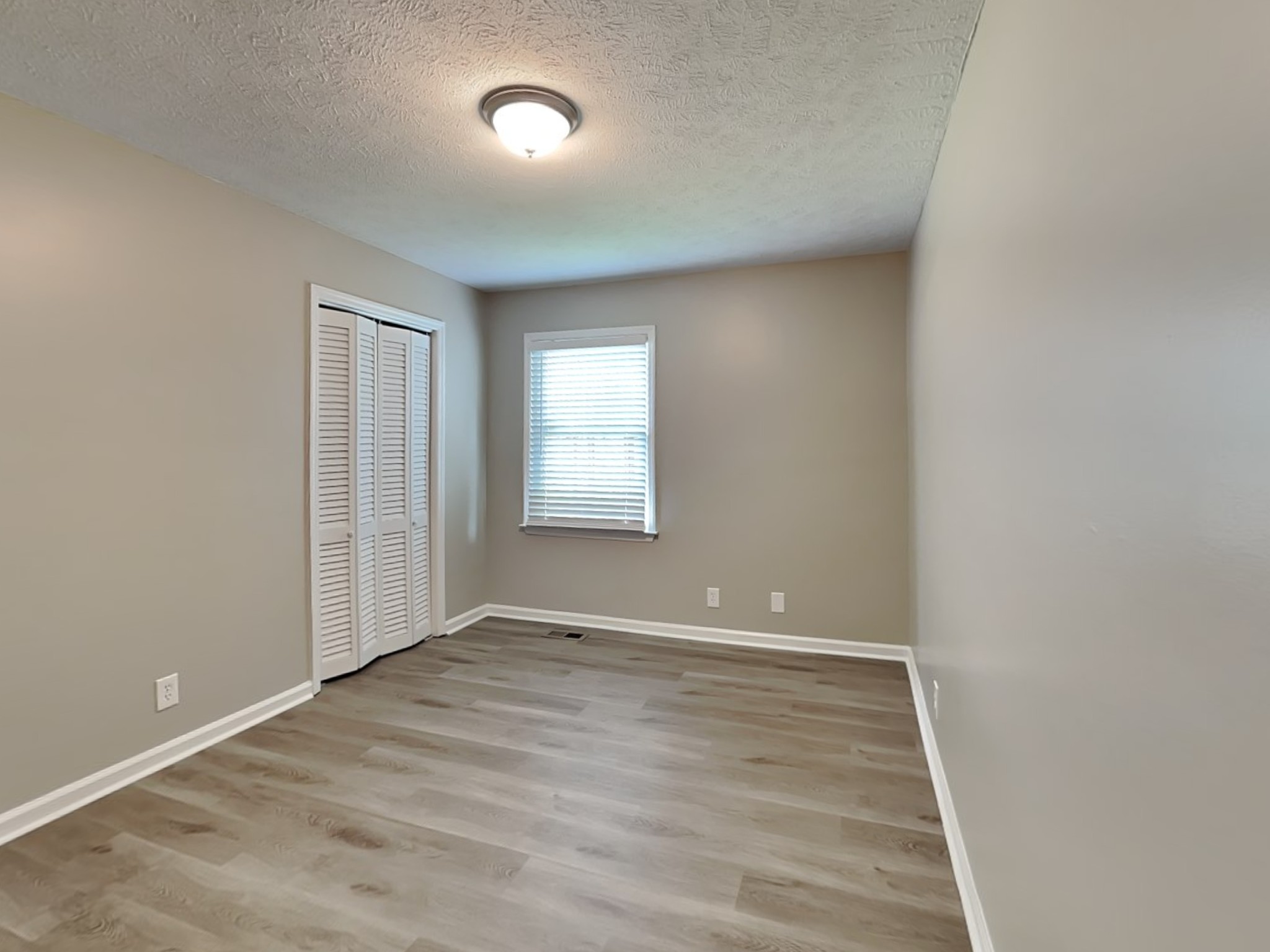2103 Winthorne Ln Property Photo 13