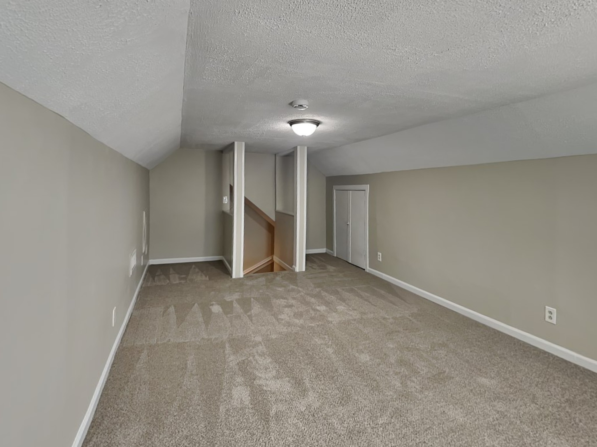 2103 Winthorne Ln Property Photo 16