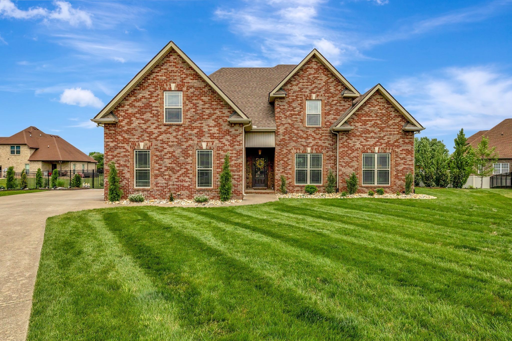 2406 Dewdrop Ct Property Photo 2