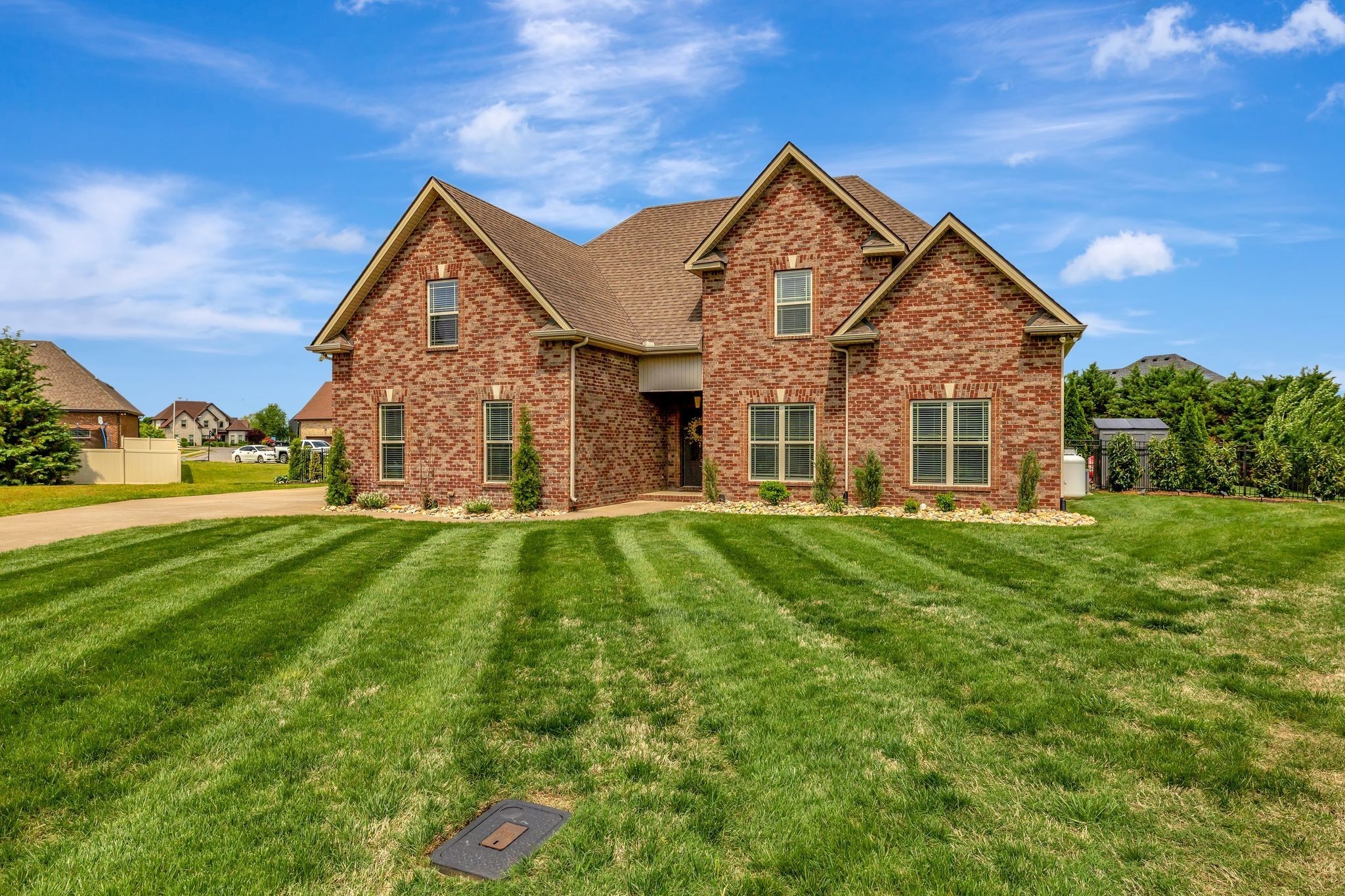 2406 Dewdrop Ct Property Photo 4