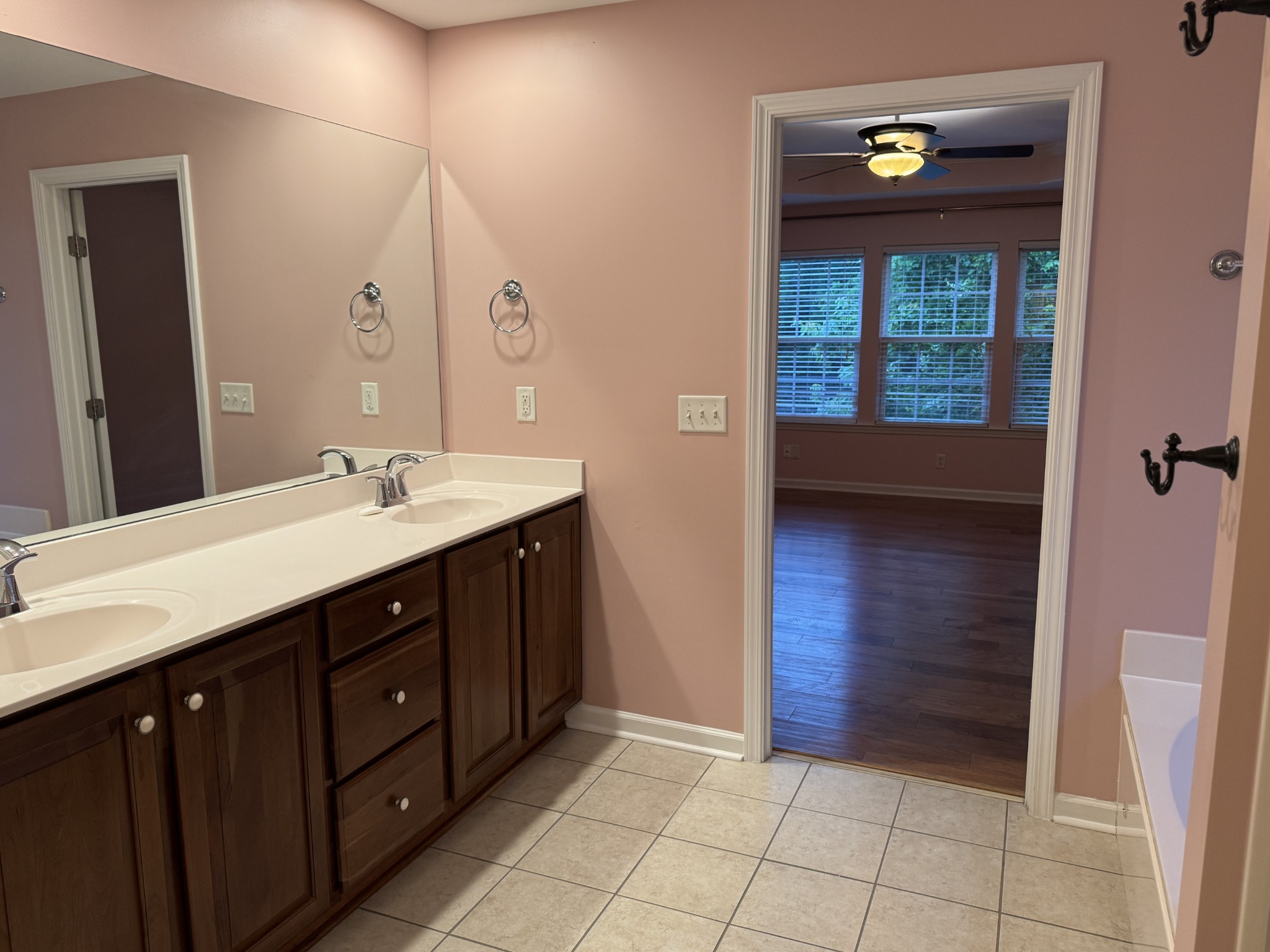 1856 Erlinger Dr Property Photo 4