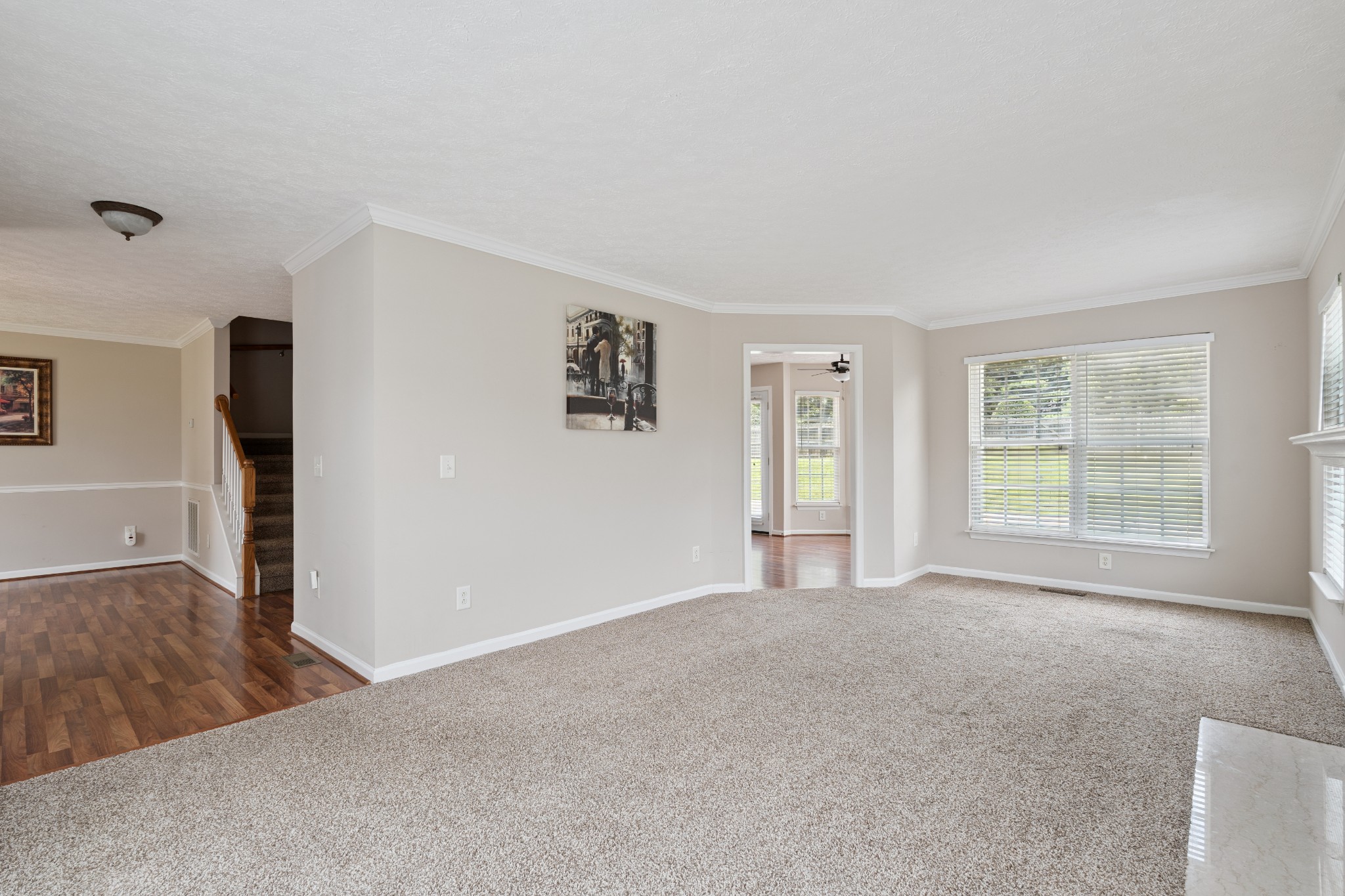 359 Astor Way Property Photo 6