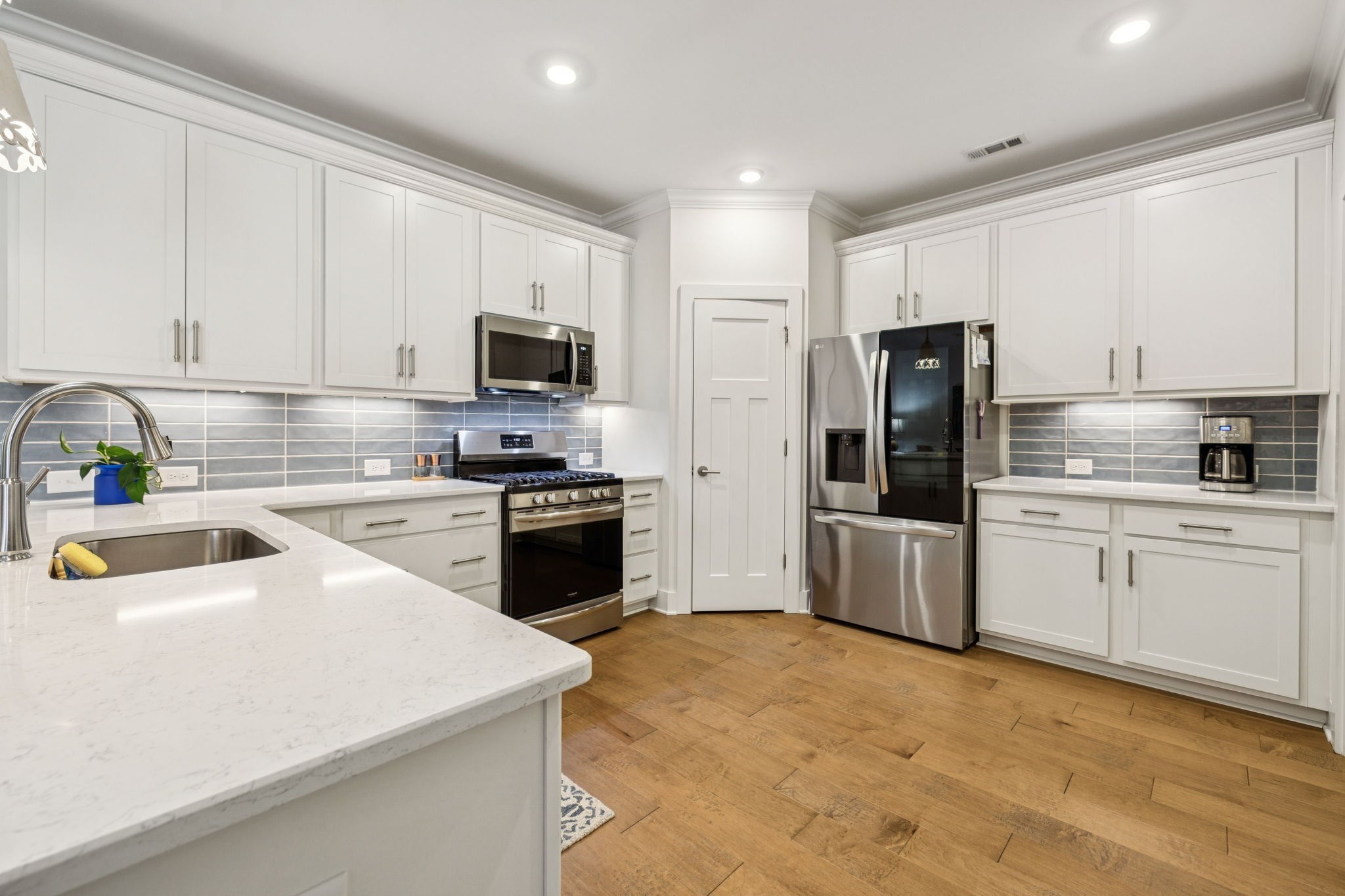 219 Cloverbrook Way Property Photo 8